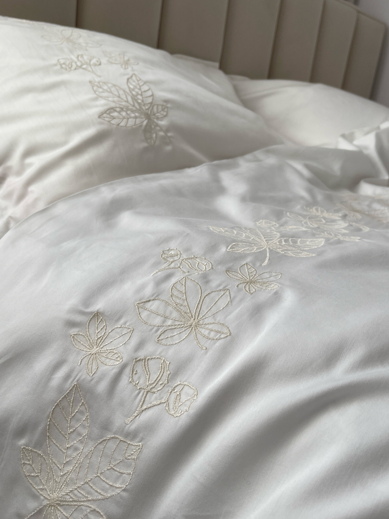 Підковдра молочна з вишитими каштанами Cozy модель 11165897 Фото