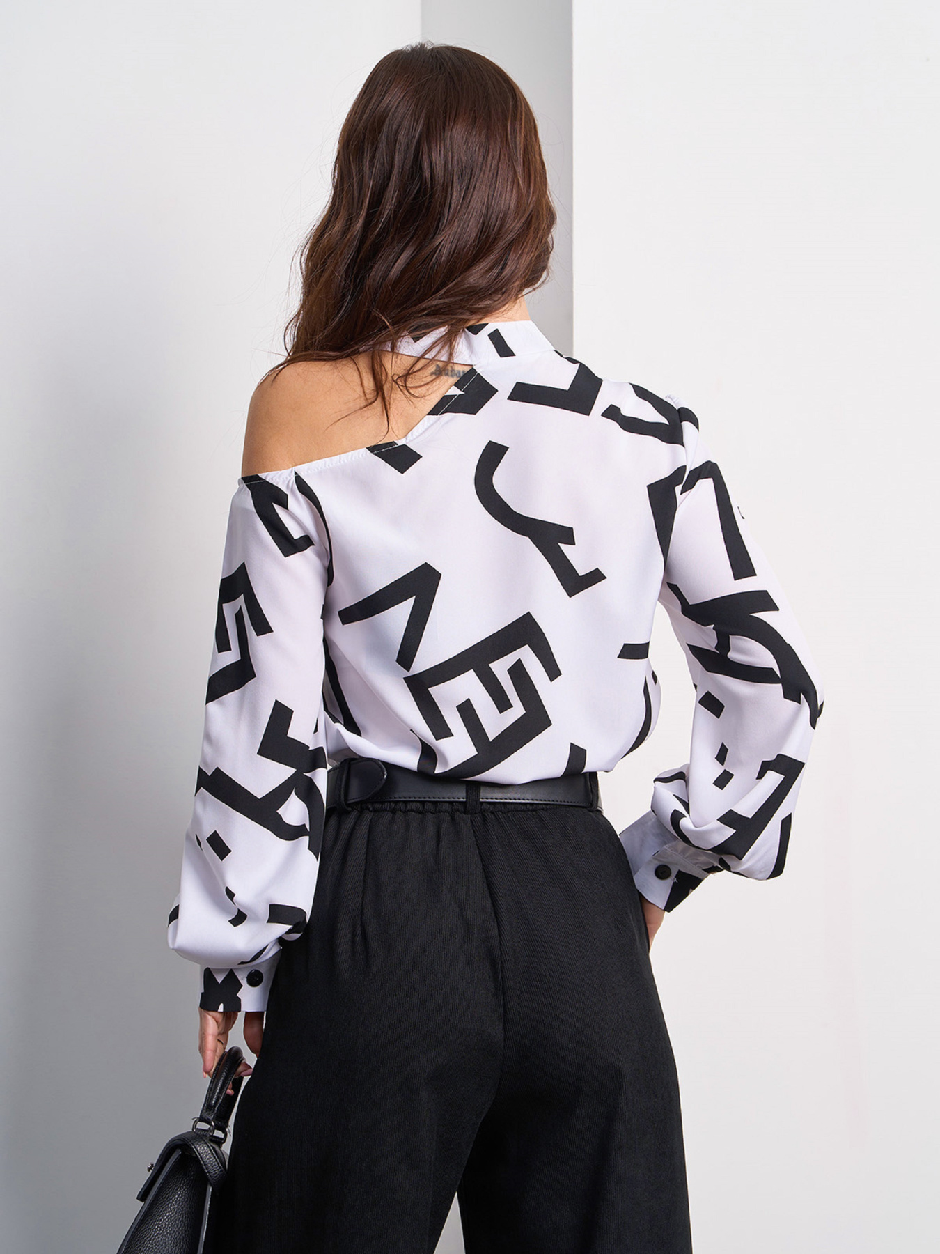 Блуза ISSA Plus модель SA-592_белый Блуза ISSA Plus модель SA-592_белый Фото