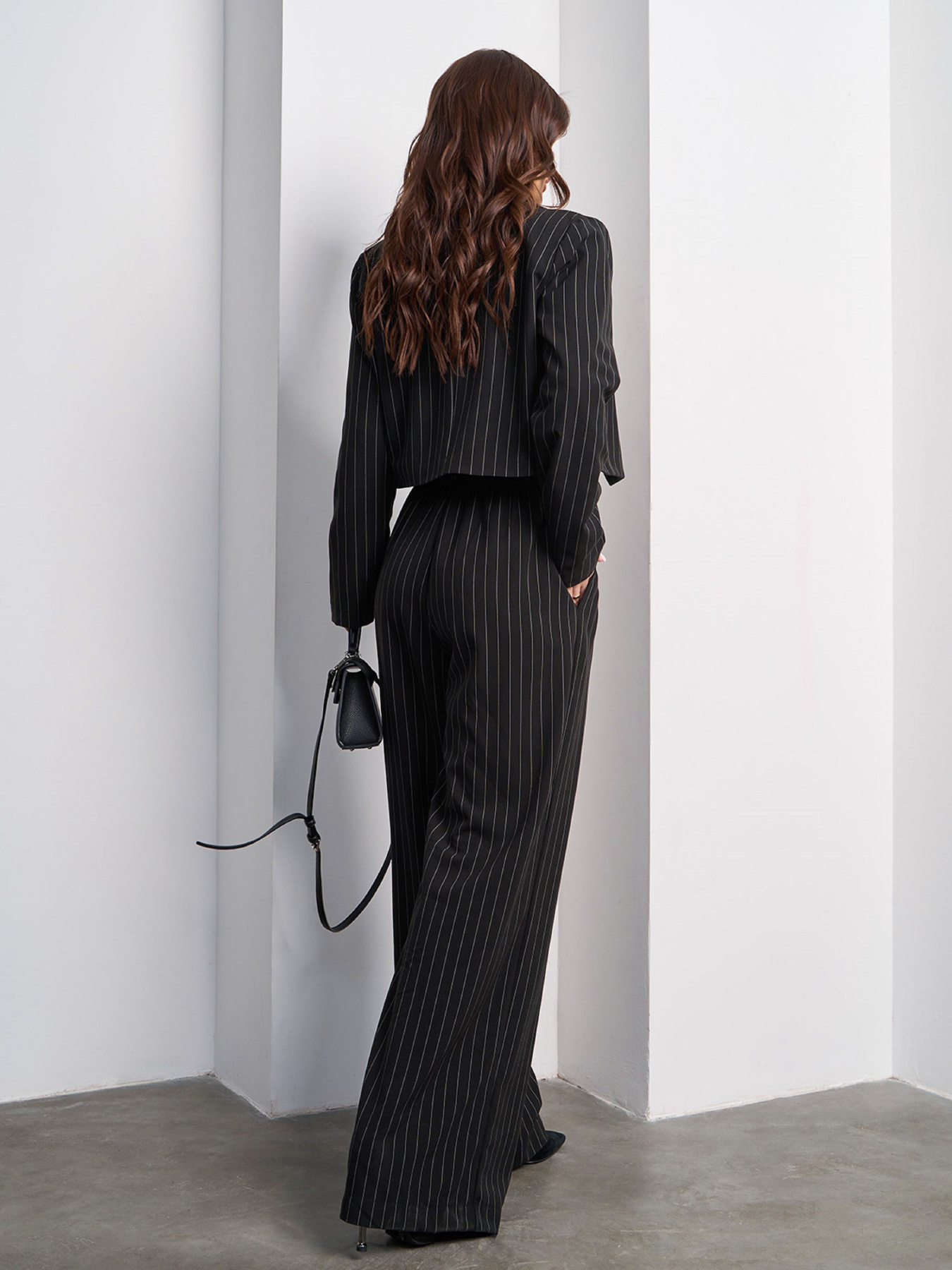 Діловий костюм ISSA Plus модель 15024_черный Діловий костюм ISSA Plus модель 15024_черный Фото