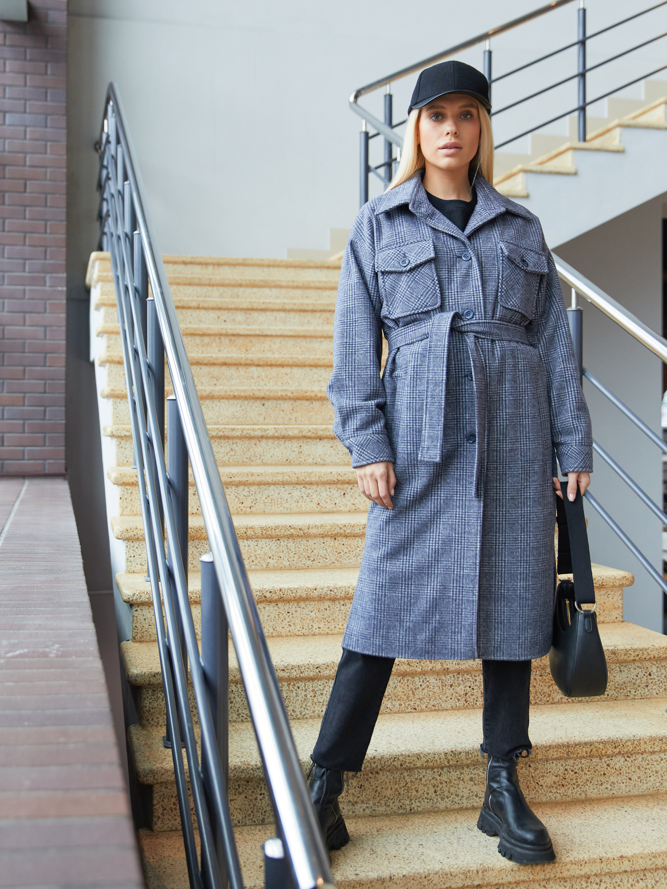 Пальто и плащи MilaNova модель Пальто ПВ-248 синяя клетка Фото