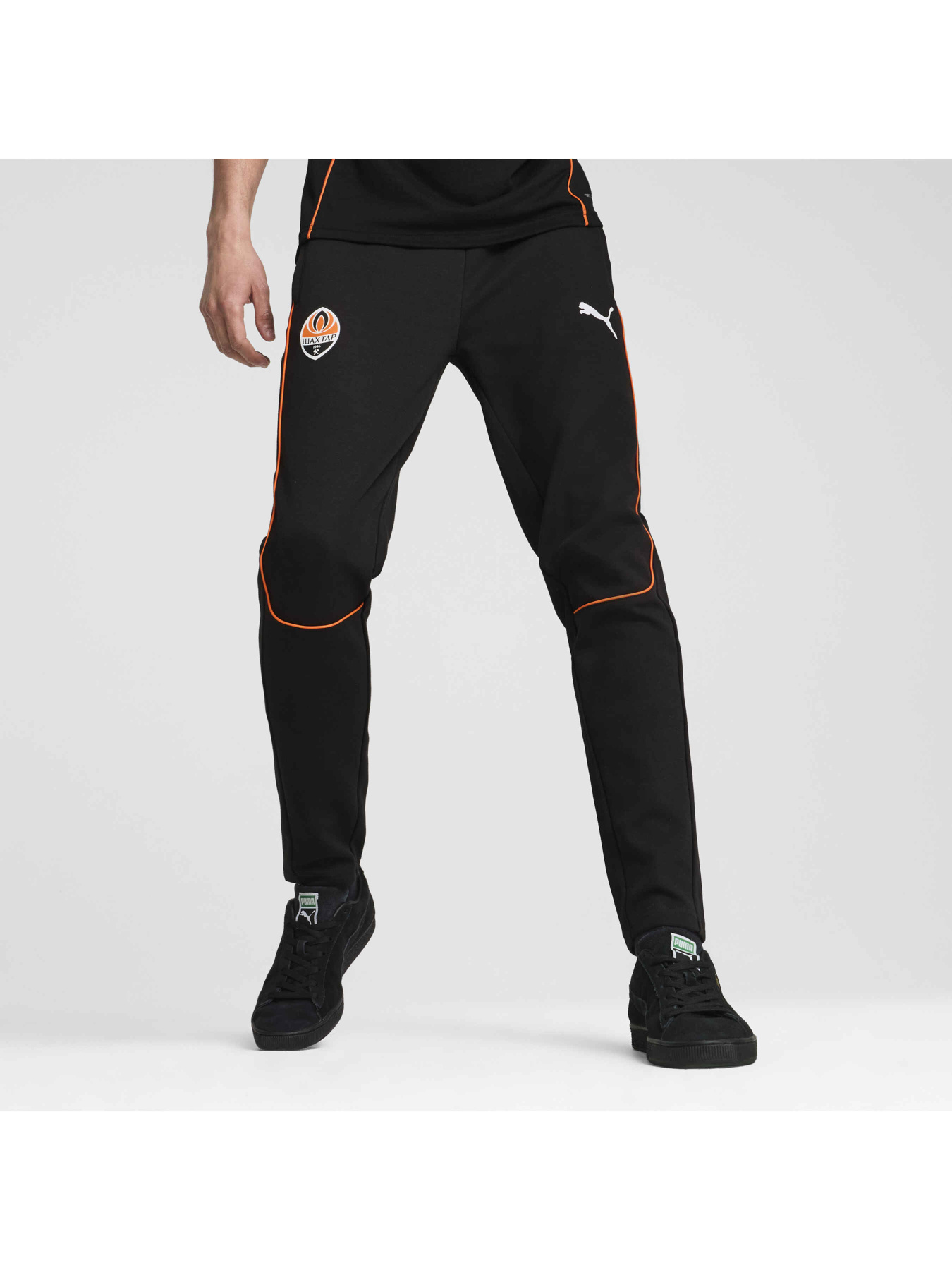 Штани спортивні PUMA Fcsd Casuals Pants модель 777862 Фото