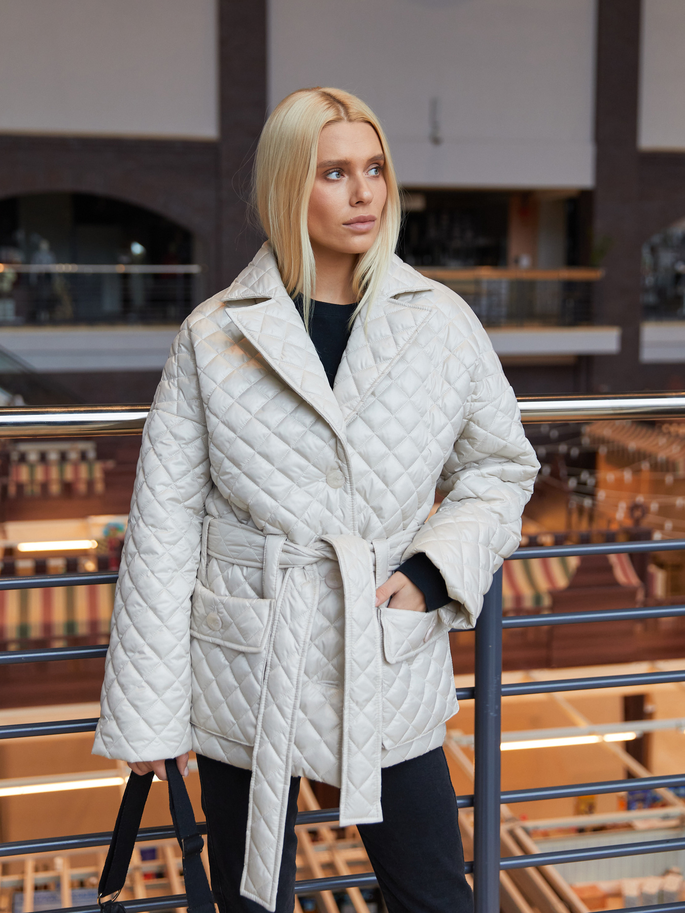 Куртки та дублянки MilaNova модель Куртка К-168 молоко Фото