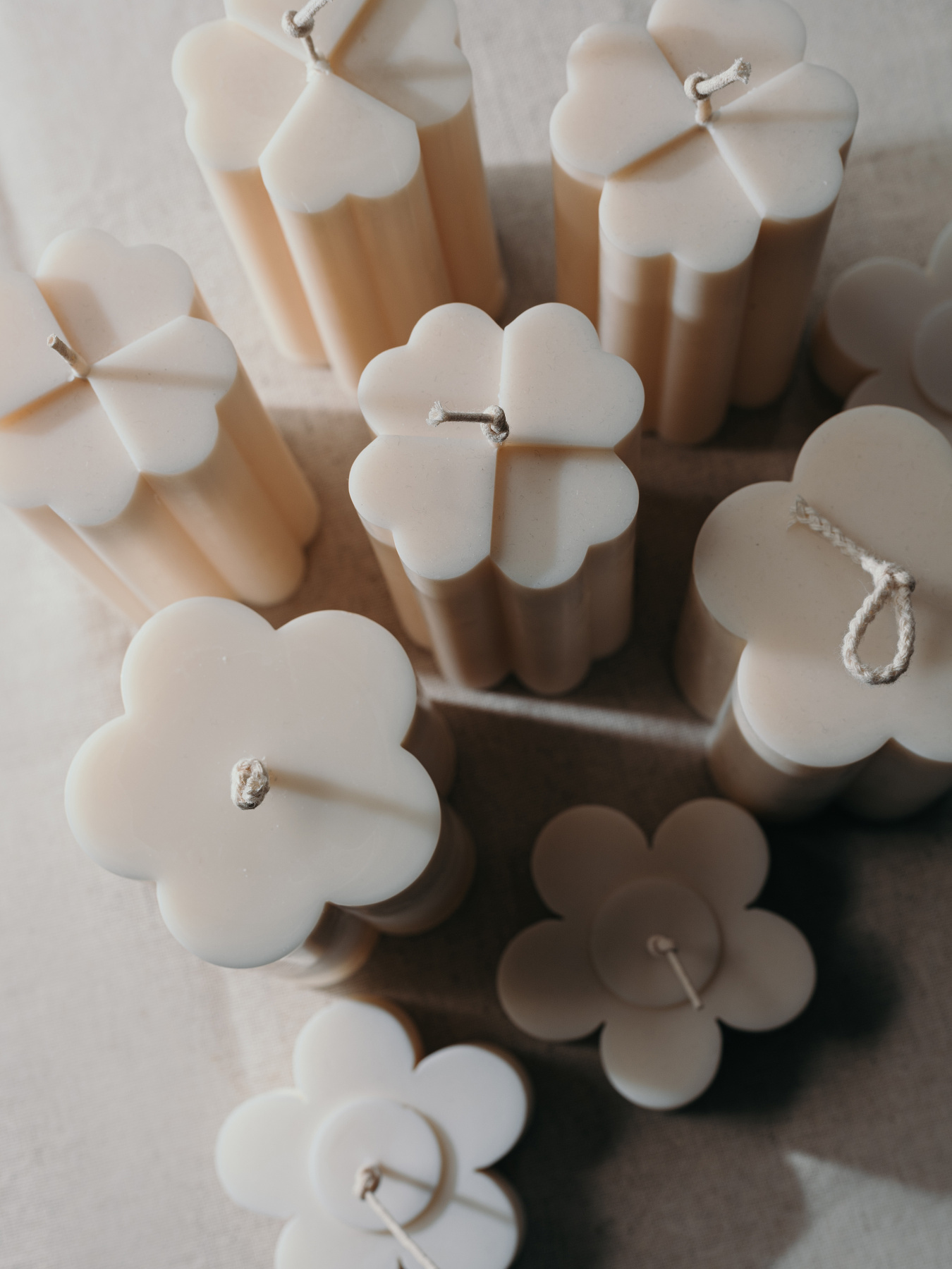 Ароматическая свеча "Ромашка", из натурального соєвого воска Candle Design модель 110.1026/110.2030 Фото