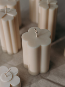 Ароматическая свеча "Ромашка", из натурального соєвого воска Candle Design модель 110.1026/110.2030 Фото