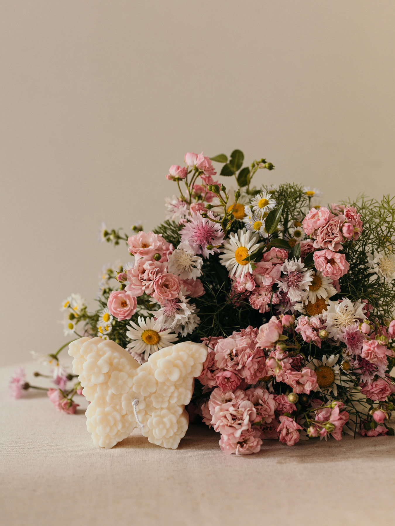 Ароматическая свеча "Бабочка" | Оливковый воск | Ручная работа | Аромат Любовное зелье Candle Design модель 140.2019 Фото