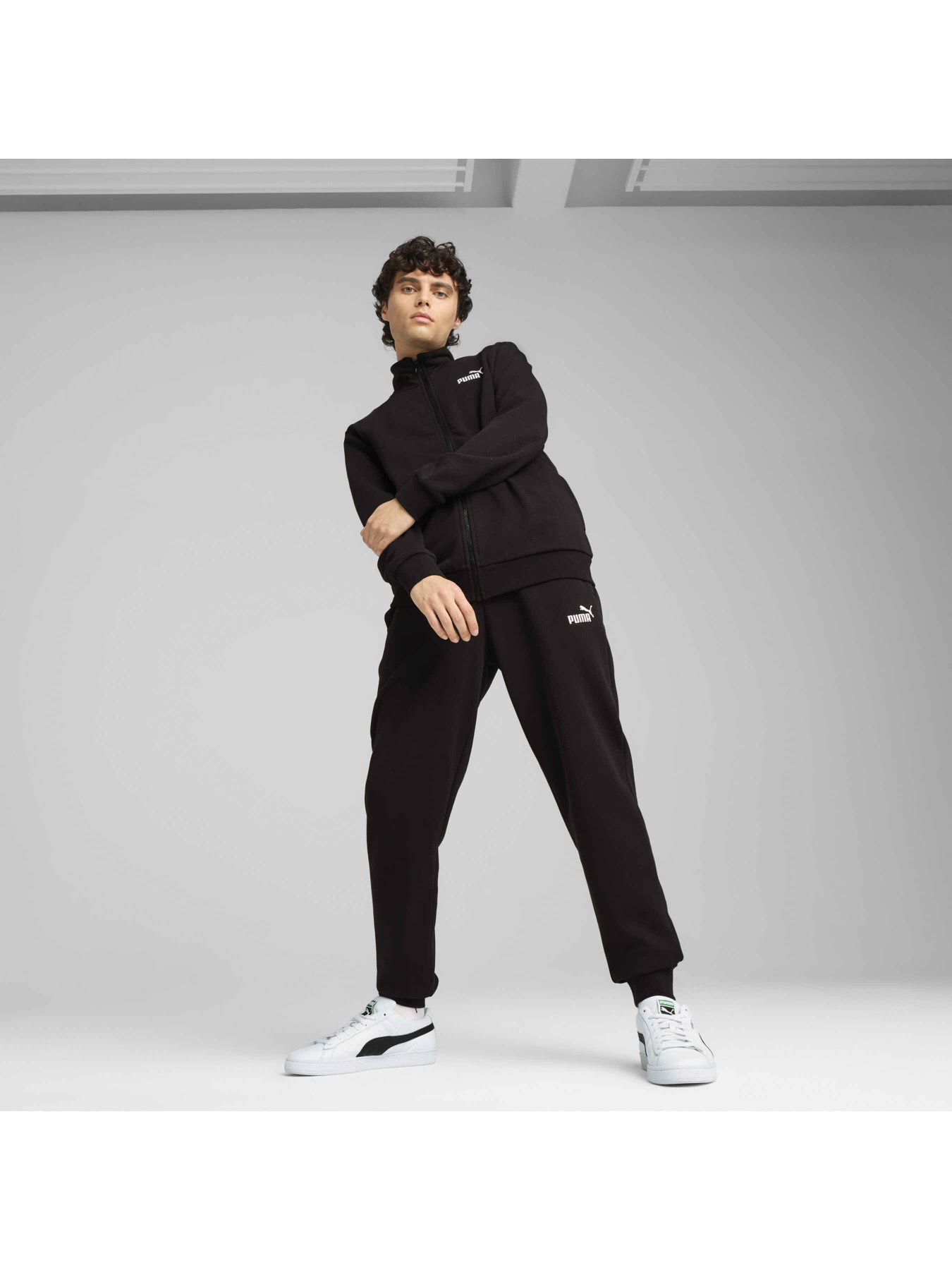Спортивний костюм PUMA Ess Sweat Suit Модель 684848 Фото