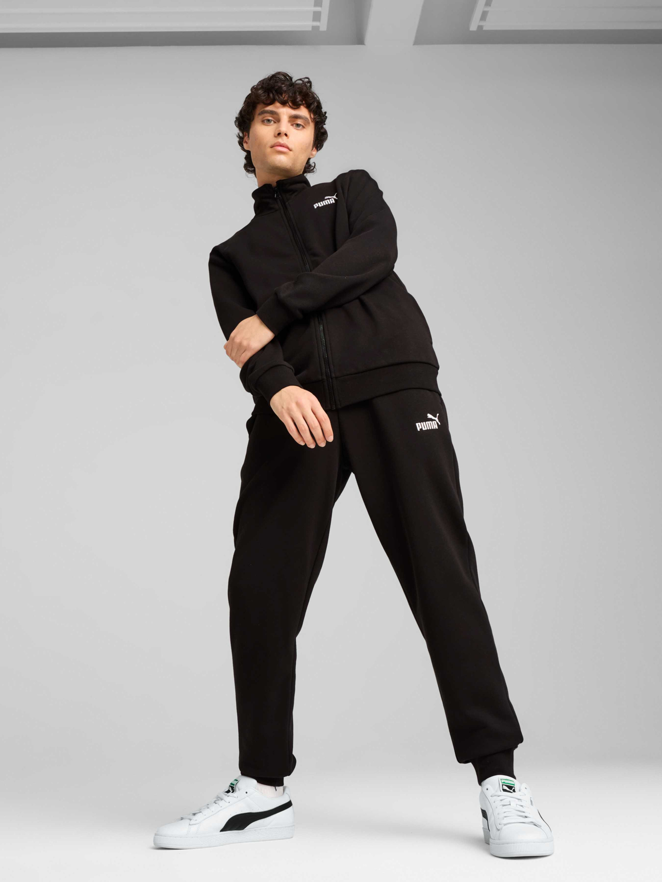 Спортивний костюм PUMA Knitted Suit модель 684848 Фото