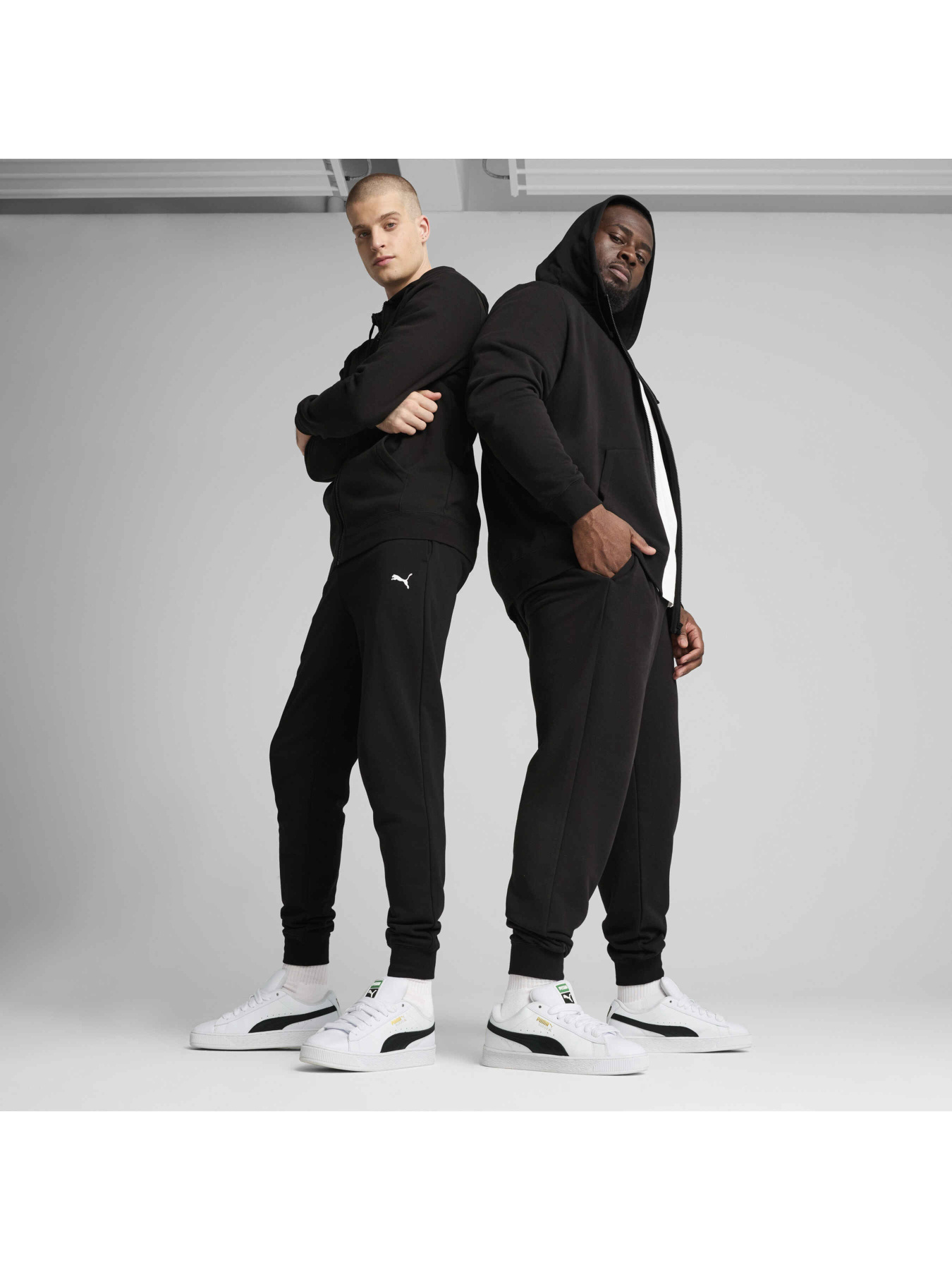 Штани спортивні PUMA Ess Sweatpants модель 682616 Фото