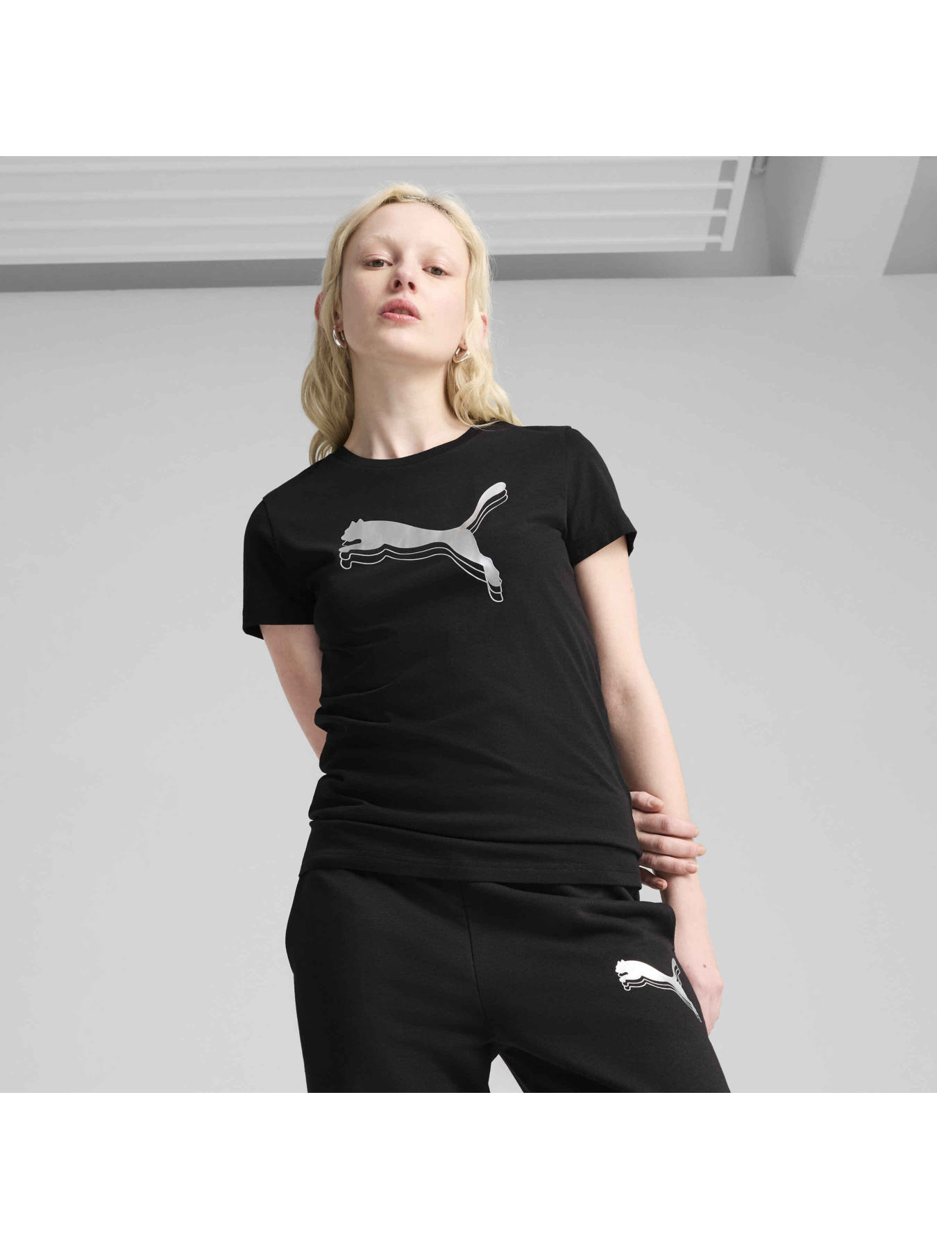 Футболка PUMA Metallic Tee модель 684995 Футболка PUMA Metallic Tee модель 684995 Фото