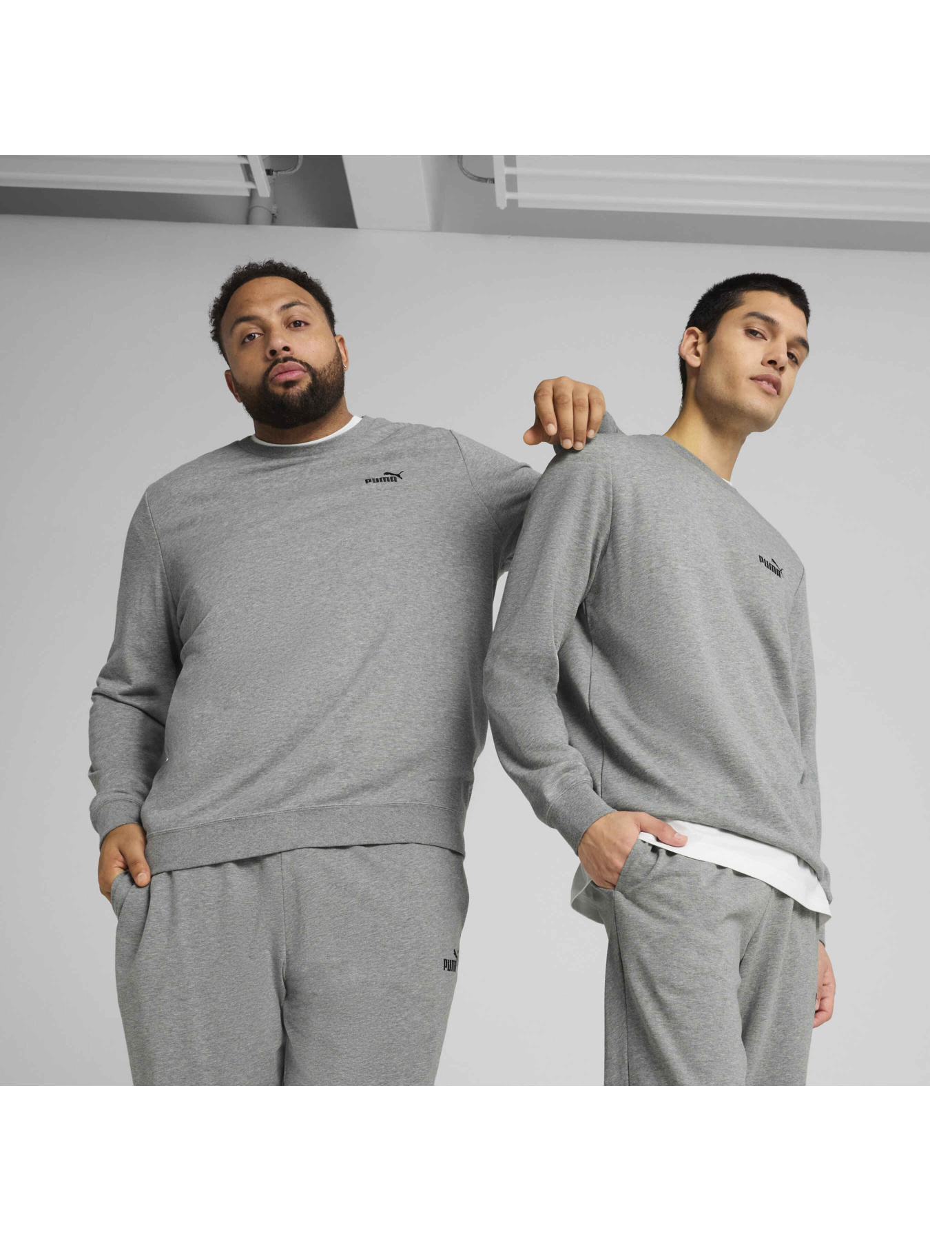 Світшот PUMA Ess Small No. 1 Logo Crew модель 682564 Світшот PUMA Ess Small No. 1 Logo Crew модель 682564 Фото