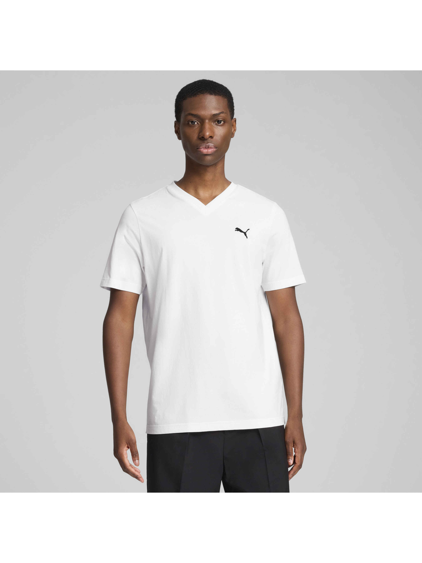 Футболка PUMA Ess V-neck Tee модель 682548 Фото