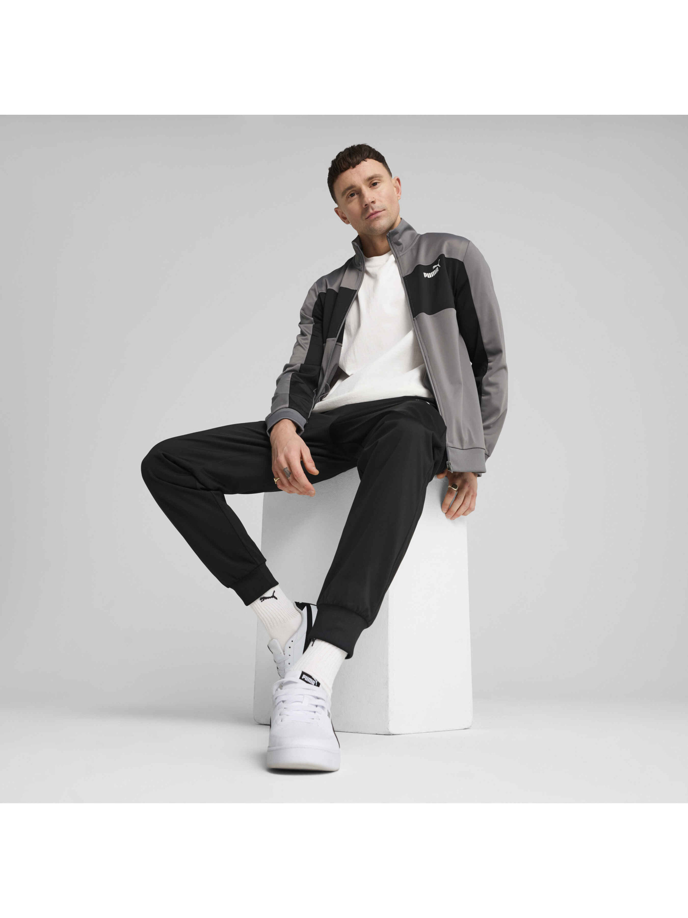 Спортивний костюм PUMA Poly Colorblock Suit модель 687304 Фото