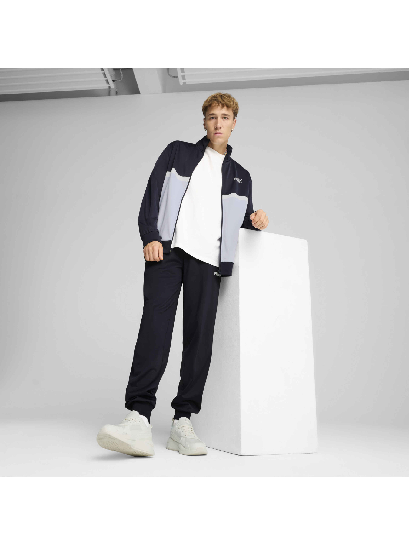 Спортивний костюм PUMA Poly Colorblock Suit модель 684850 Спортивний костюм PUMA Poly Colorblock Suit модель 684850 Фото