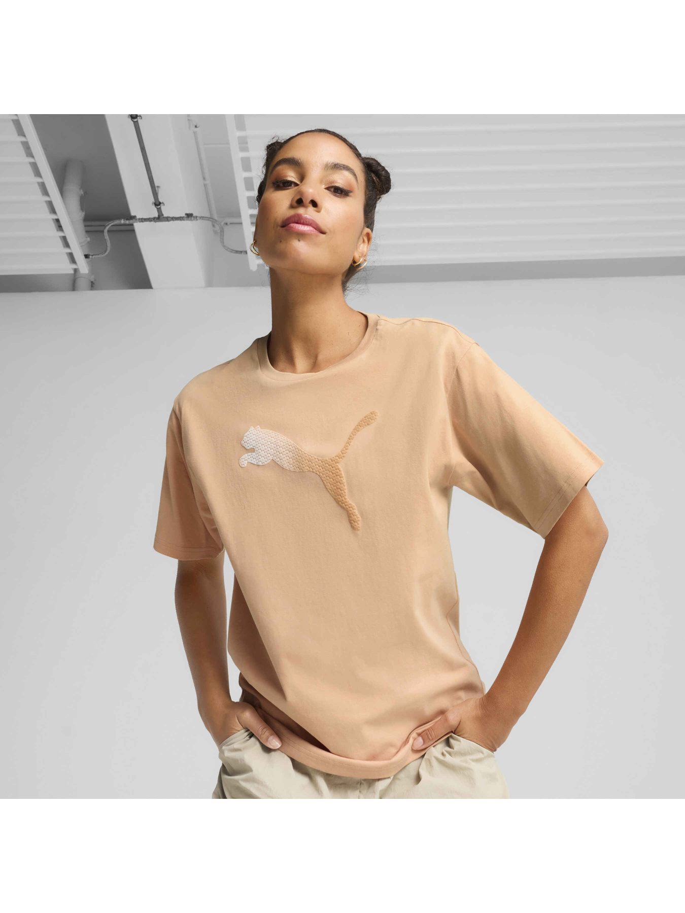 Футболка PUMA Her Graphic Relaxed Tee модель 685054 Фото