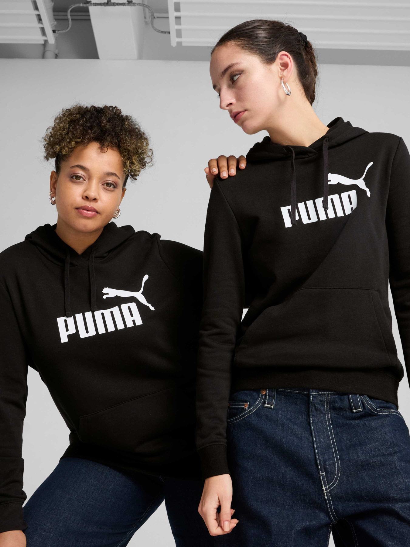 Худи PUMA Ess No. 1 Logo Hoodie модель 682390 Фото