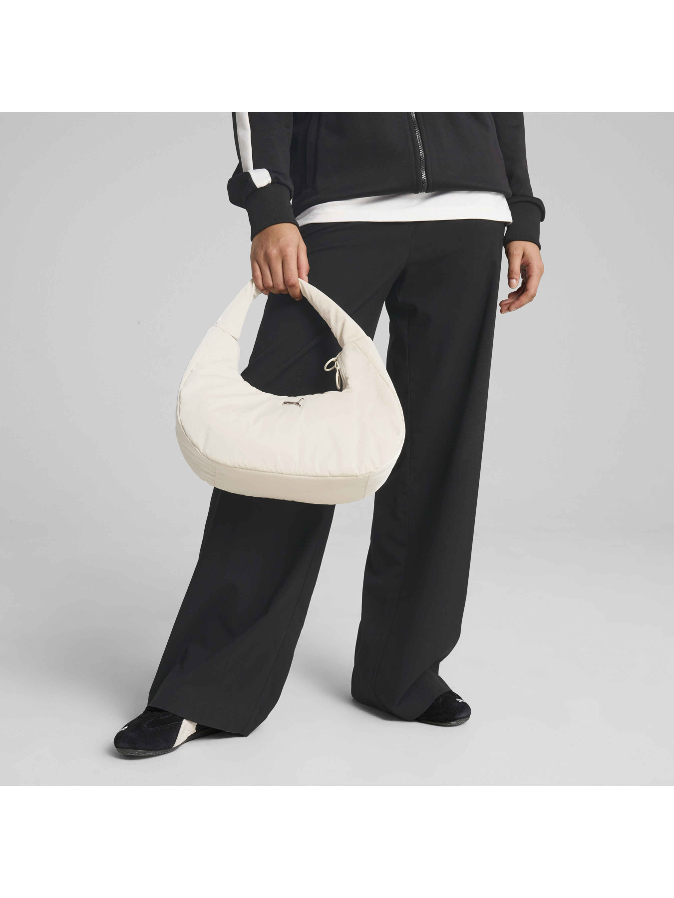 Сумка PUMA Up Hobo Bag модель 091299 Фото
