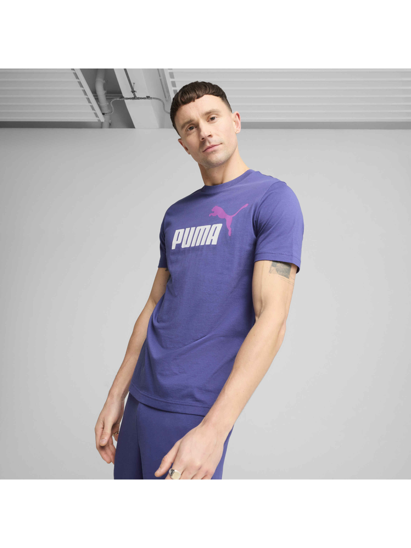 Футболка PUMA Ess 2 Color No. 1 Logo Tee модель 684708 Футболка PUMA Ess 2 Color No. 1 Logo Tee модель 684708 Фото