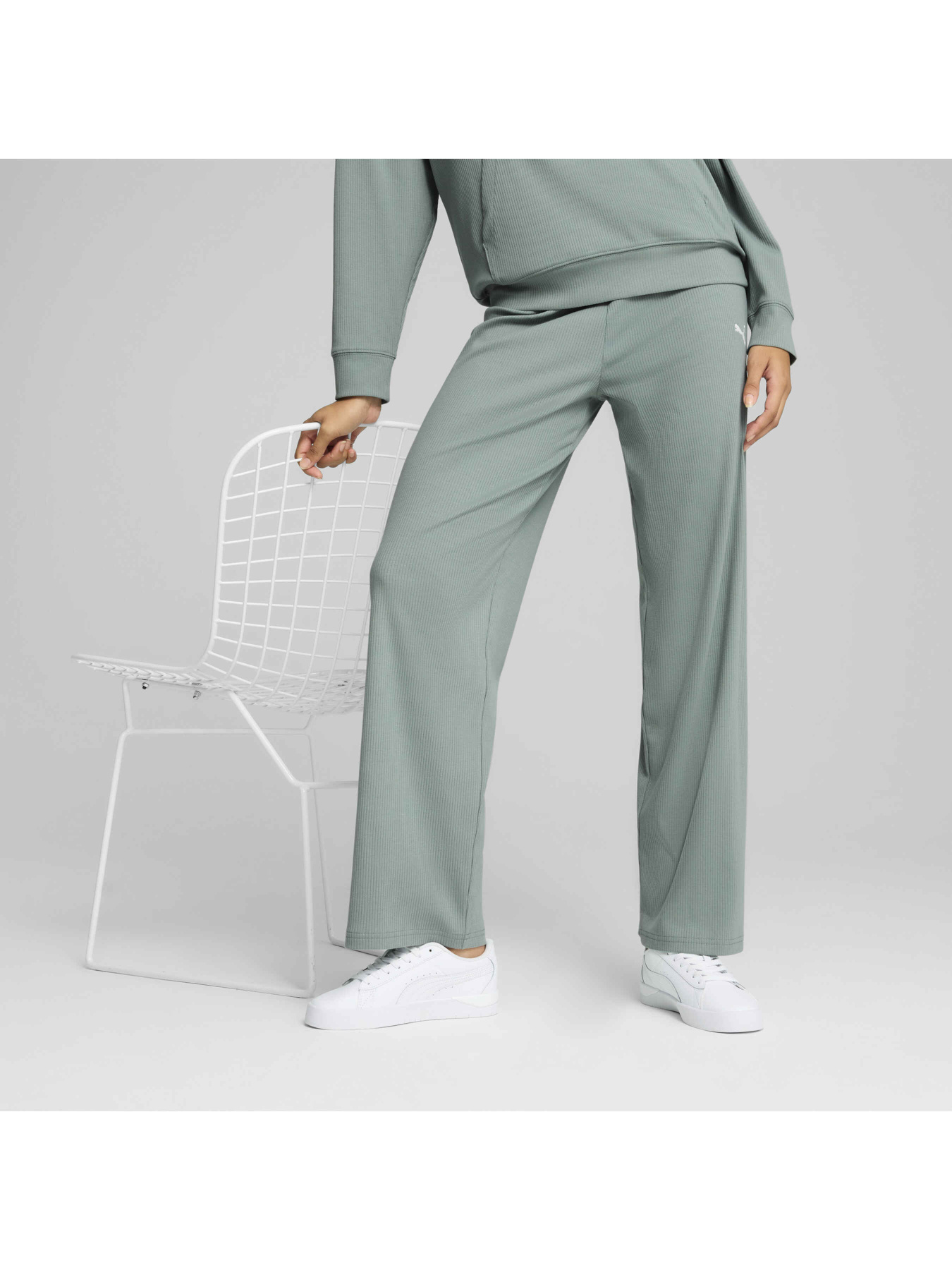 Штани PUMA Ess Elevated Pant модель 685025 Штани PUMA Ess Elevated Pant модель 685025 Фото