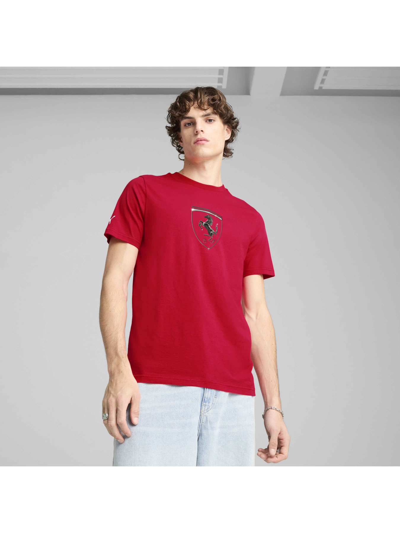 Футболка PUMA Ferrari Race Tl Big Shield T модель 630189 Футболка PUMA Ferrari Race Tl Big Shield T модель 630189 Фото