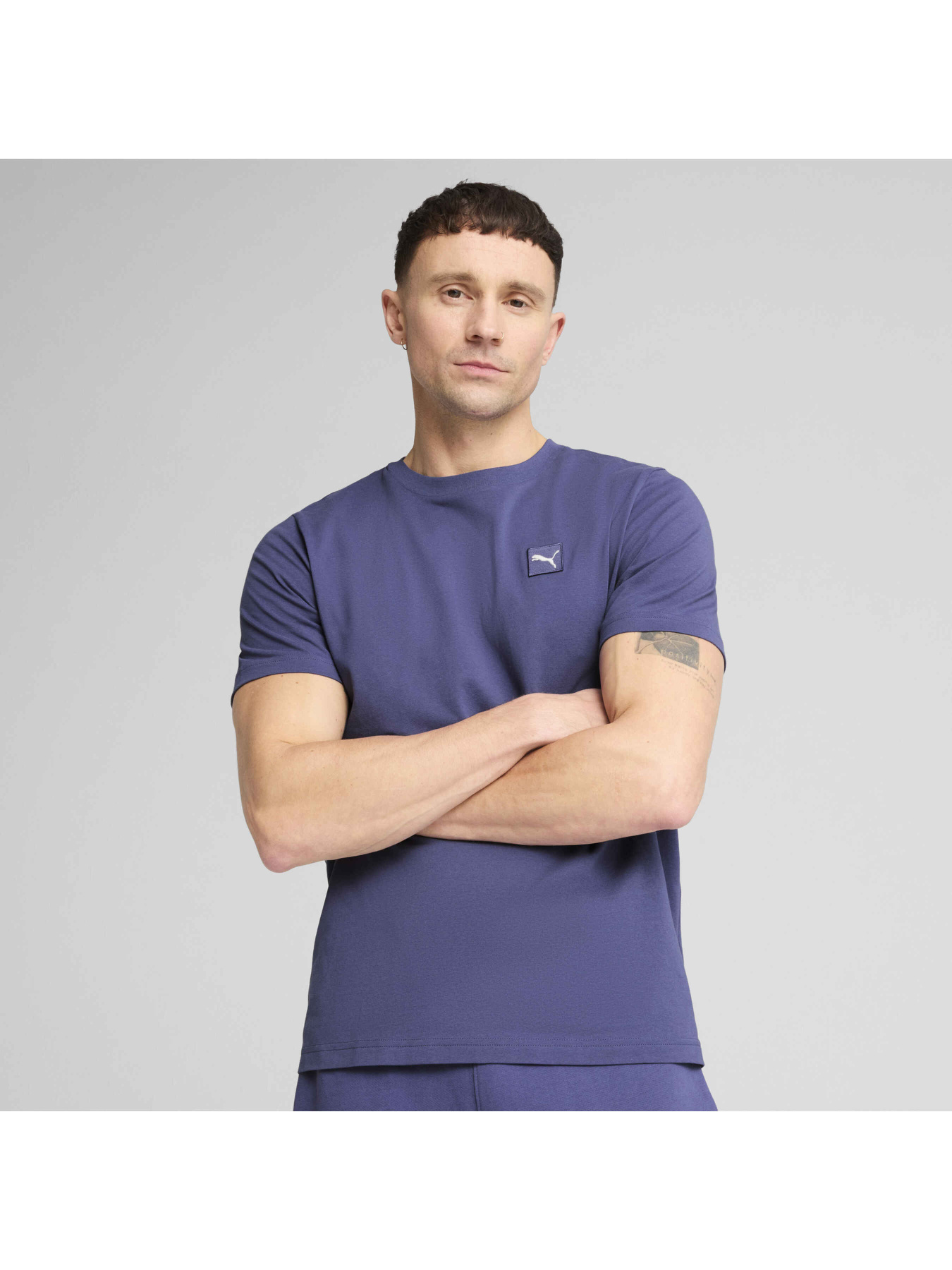 Футболка PUMA Ess Elevated Tee модель 684726 Футболка PUMA Ess Elevated Tee модель 684726 Фото