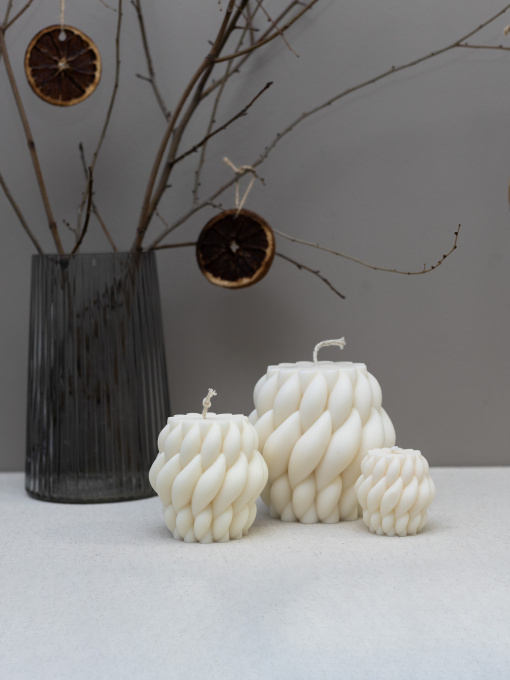 Фігурна свічка "В'язана" з натурального соєвого воску Candle Design модель 110.1008/1009/1010 Фото