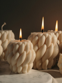 Фигурная свеча "Вязаная" из натурального соевого воска Candle Design модель 110.1008/1009/1010 Фото