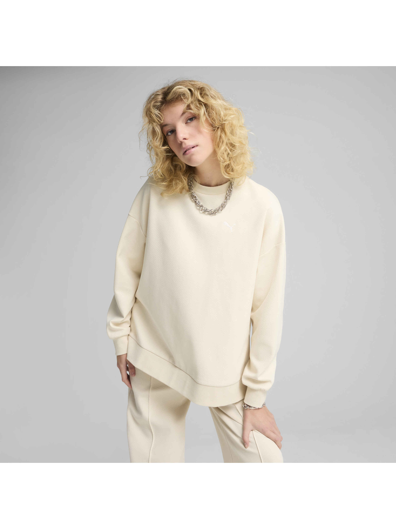 Свитшот PUMA Wardrobe Ess Oversized Crew модель 630045 Фото