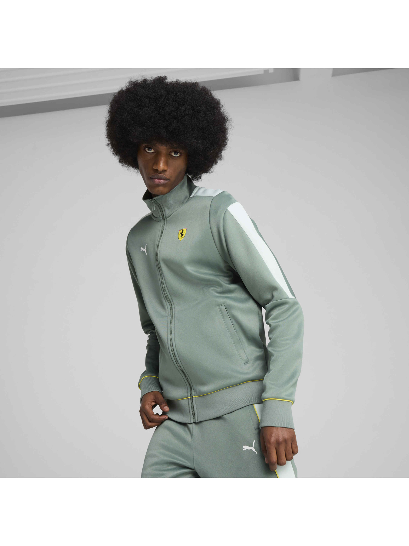 Демісезонна куртка PUMA Ferrari Race Mt7 Jacket модель 630194 Фото