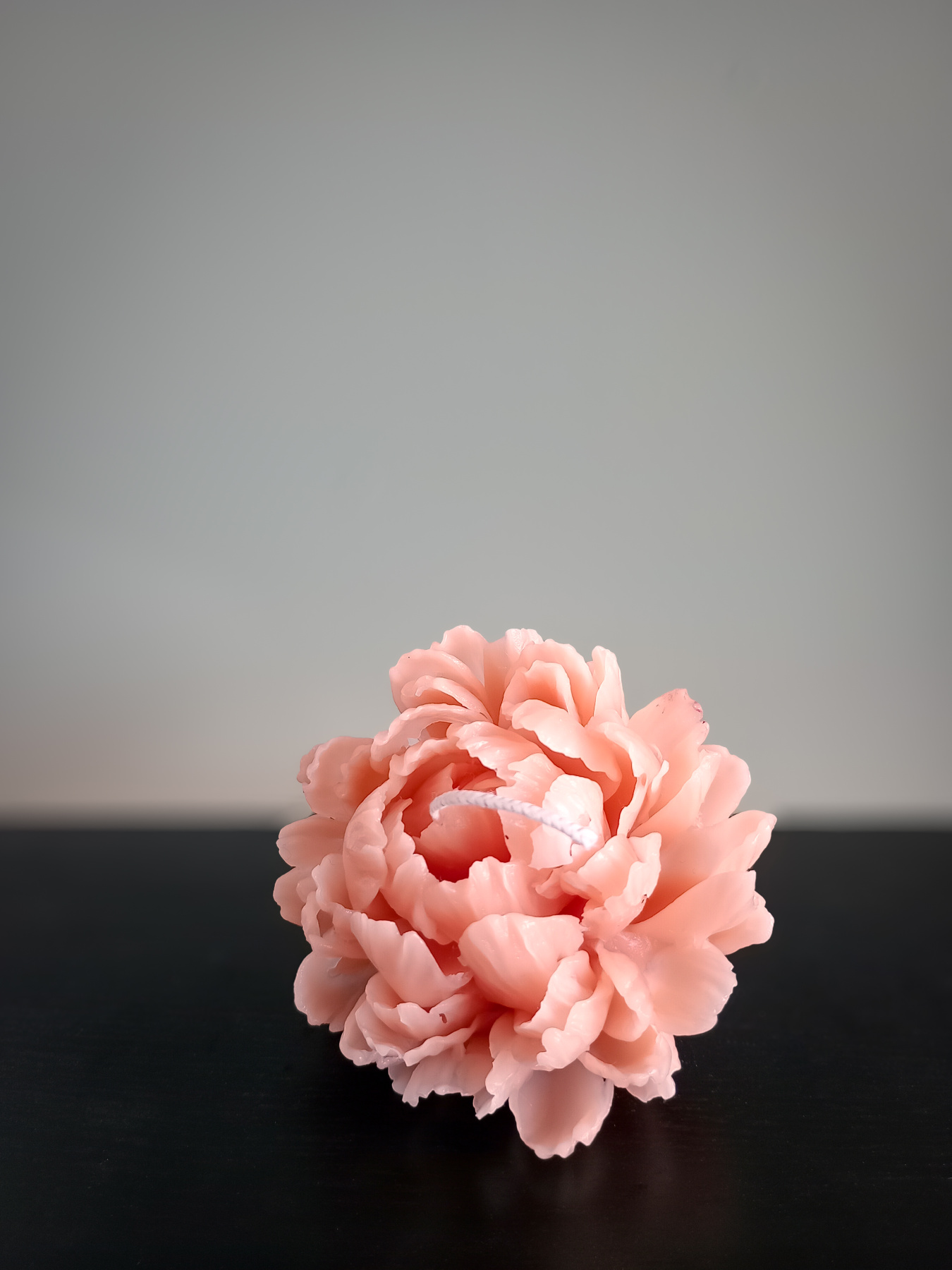 Свеча "Пион махровая" парфюмированная, аромат - пион & магнолия, из натурального пчелиного воска Candle Design модель 120.3005 Фото