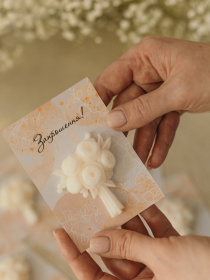 Свадебное приглашение из аромасаше "Букетик", из натурального оливкового воска. Candle Design модель 220.0002 Фото