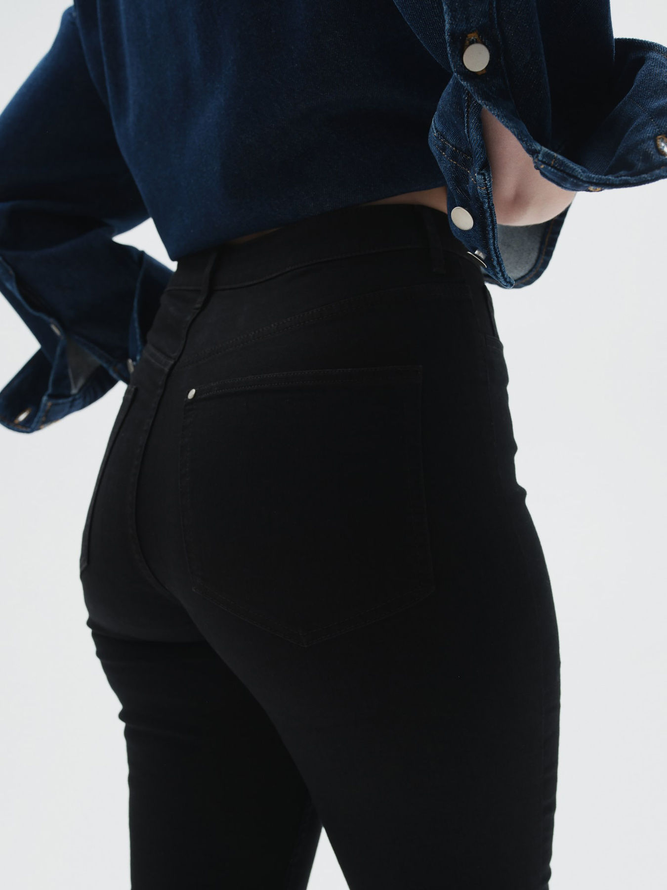 Завужені джинси H&M модель 75157 Фото