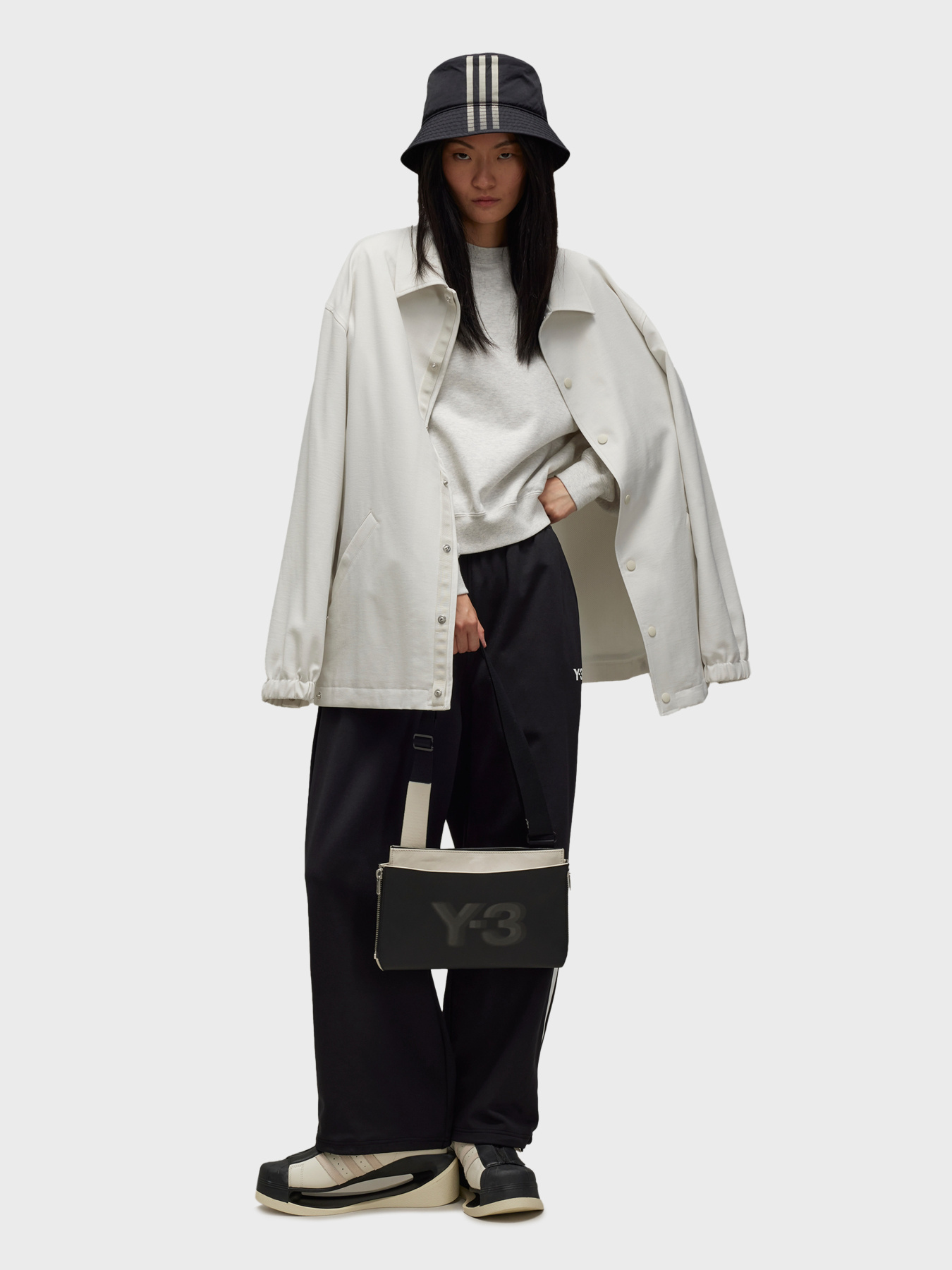 Брюки повседневные Adidas 3 Stripes модель IW7457 Фото