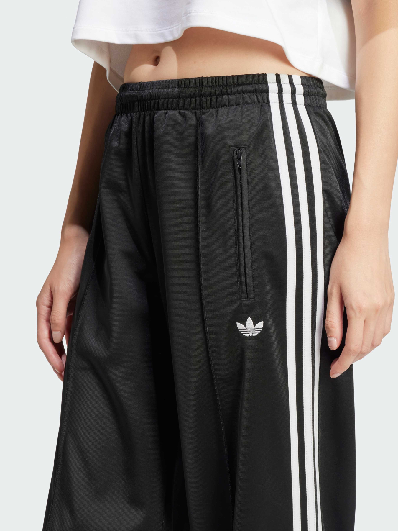 Повсякденні штани Adidas модель JC8245 Повсякденні штани Adidas модель JC8245 Фото