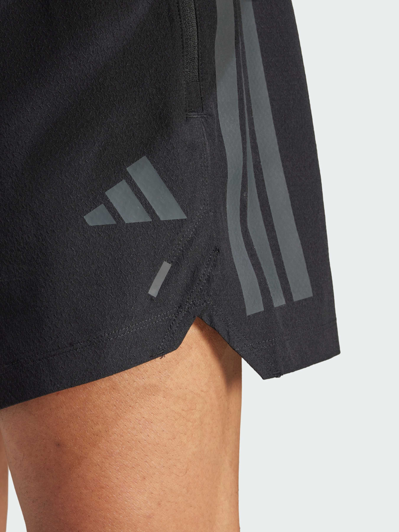 Шорты спортивные Adidas 3 Stripes модель JI8206 Фото