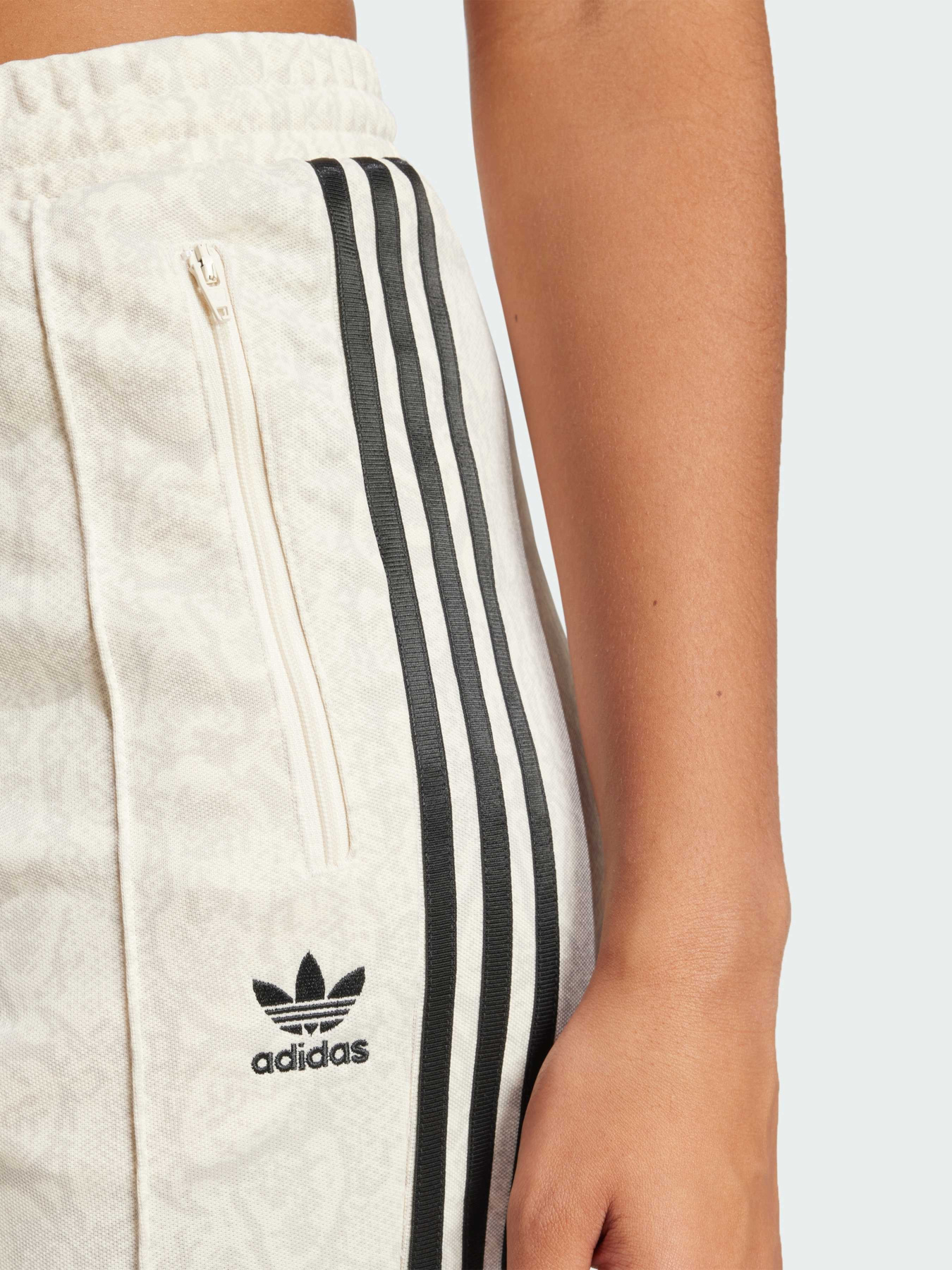 Штани повсякденні Adidas Graphics модель JI8406 Фото