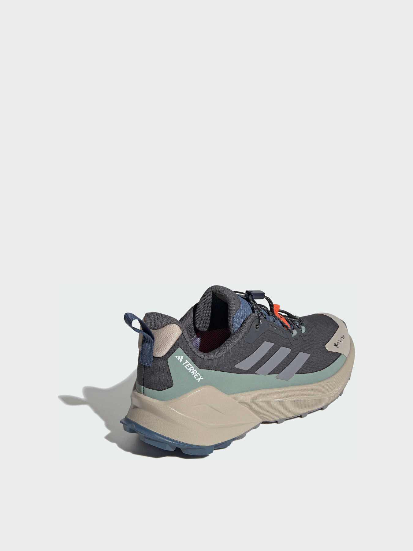 Кроссовки аутдор Adidas модель JP5240 Фото