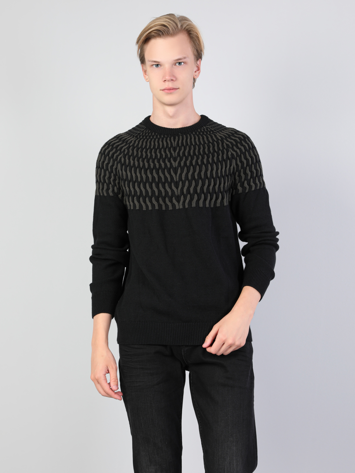 Худи и свитшоты Colin’s модель CL1045511_Q1.V1_BLK Фото