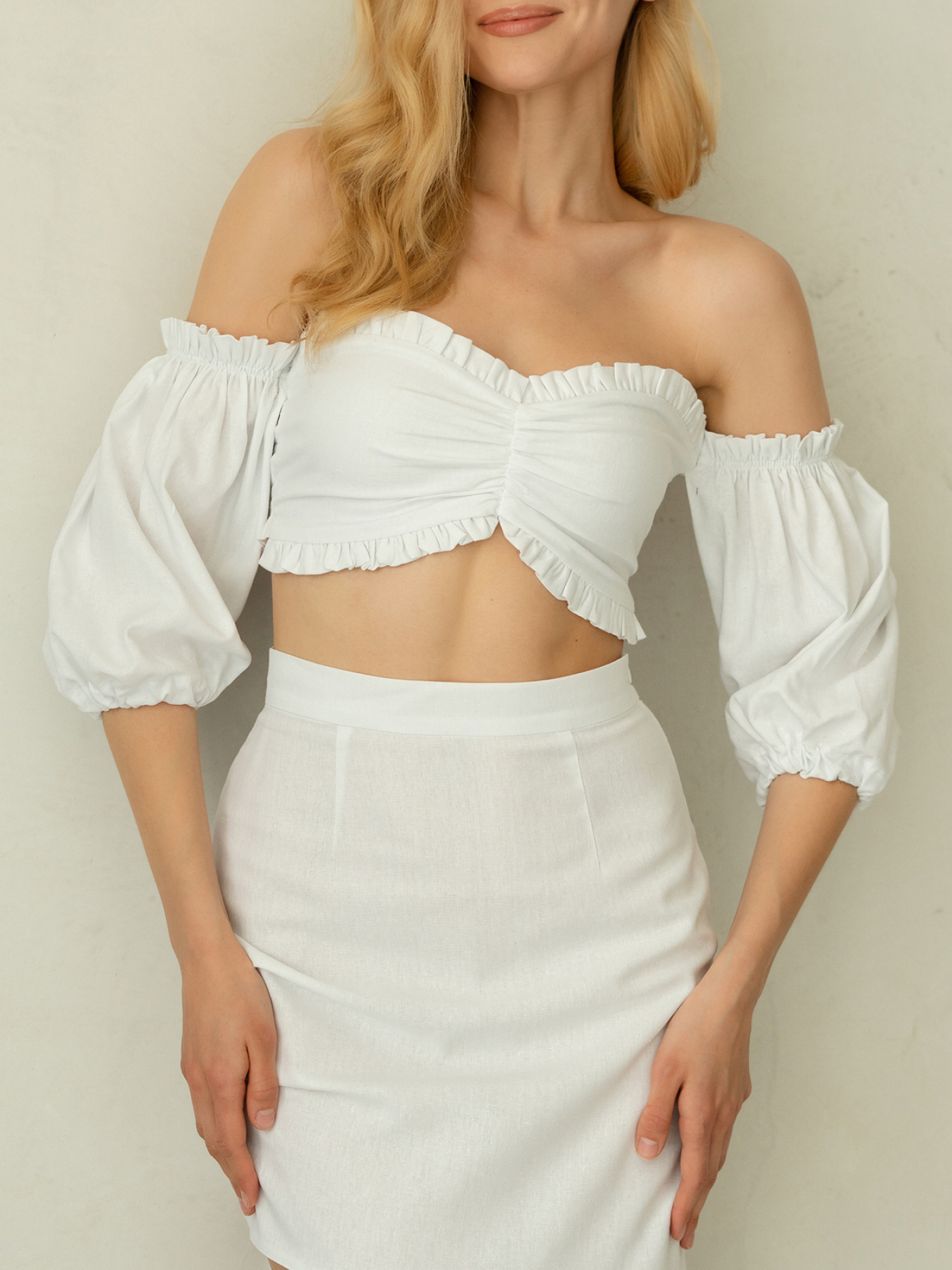 Топ Shape of Angel з відкритими плечима та рюшами модель 298704538 Фото