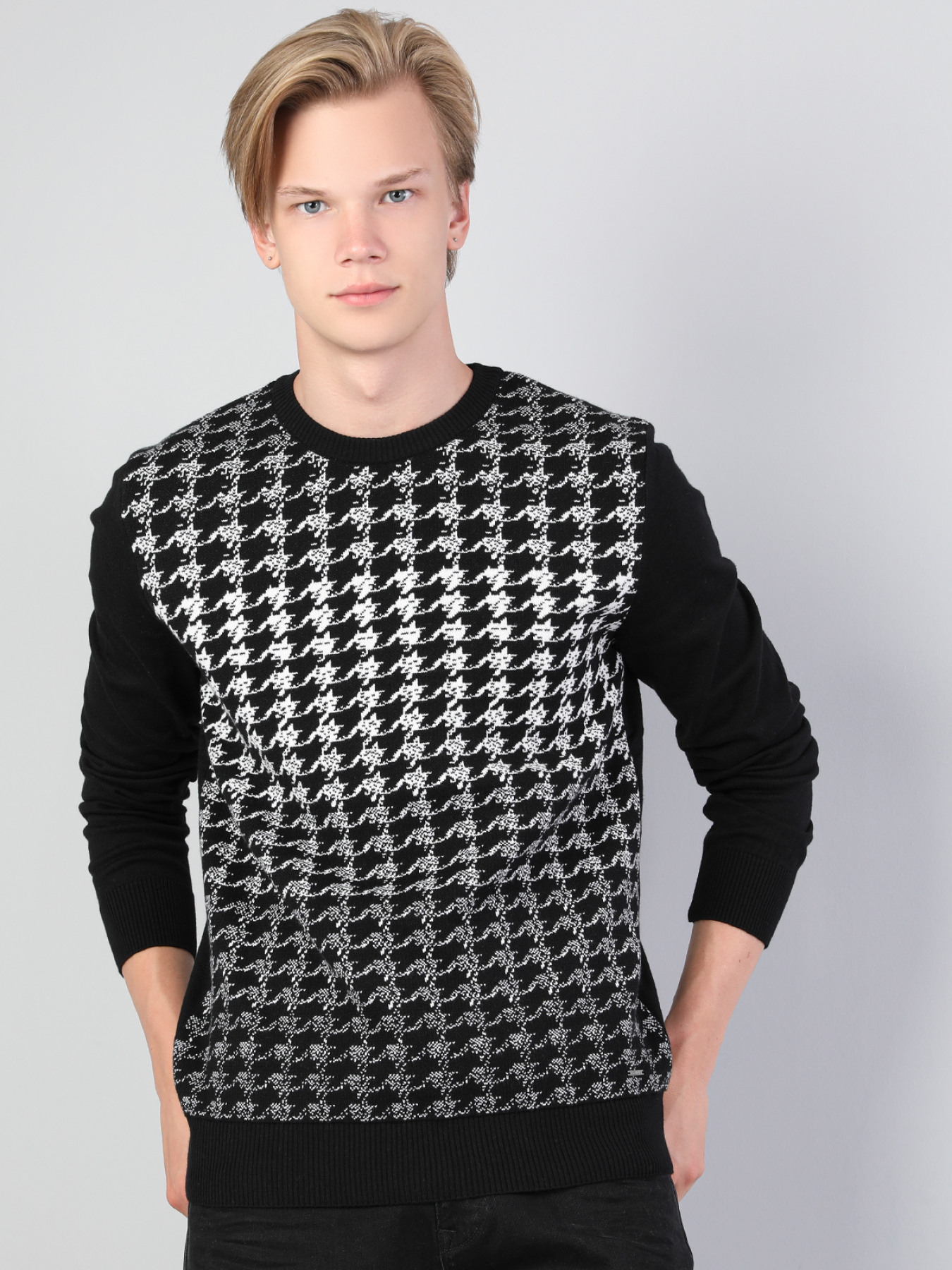 Кофти та светри Colin’s модель CL1045875_Q1.V1_BLK Фото