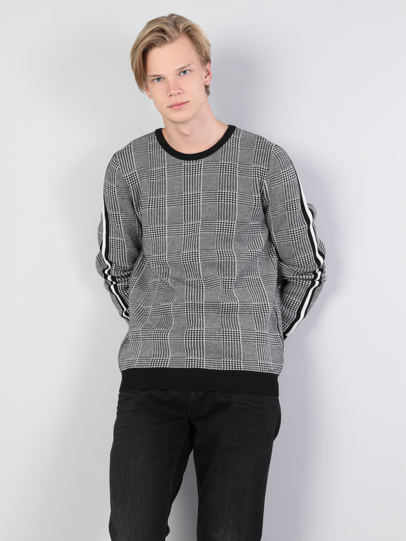 Кофты и свитера Colin’s модель CL1045876_Q1.V1_BLK Фото