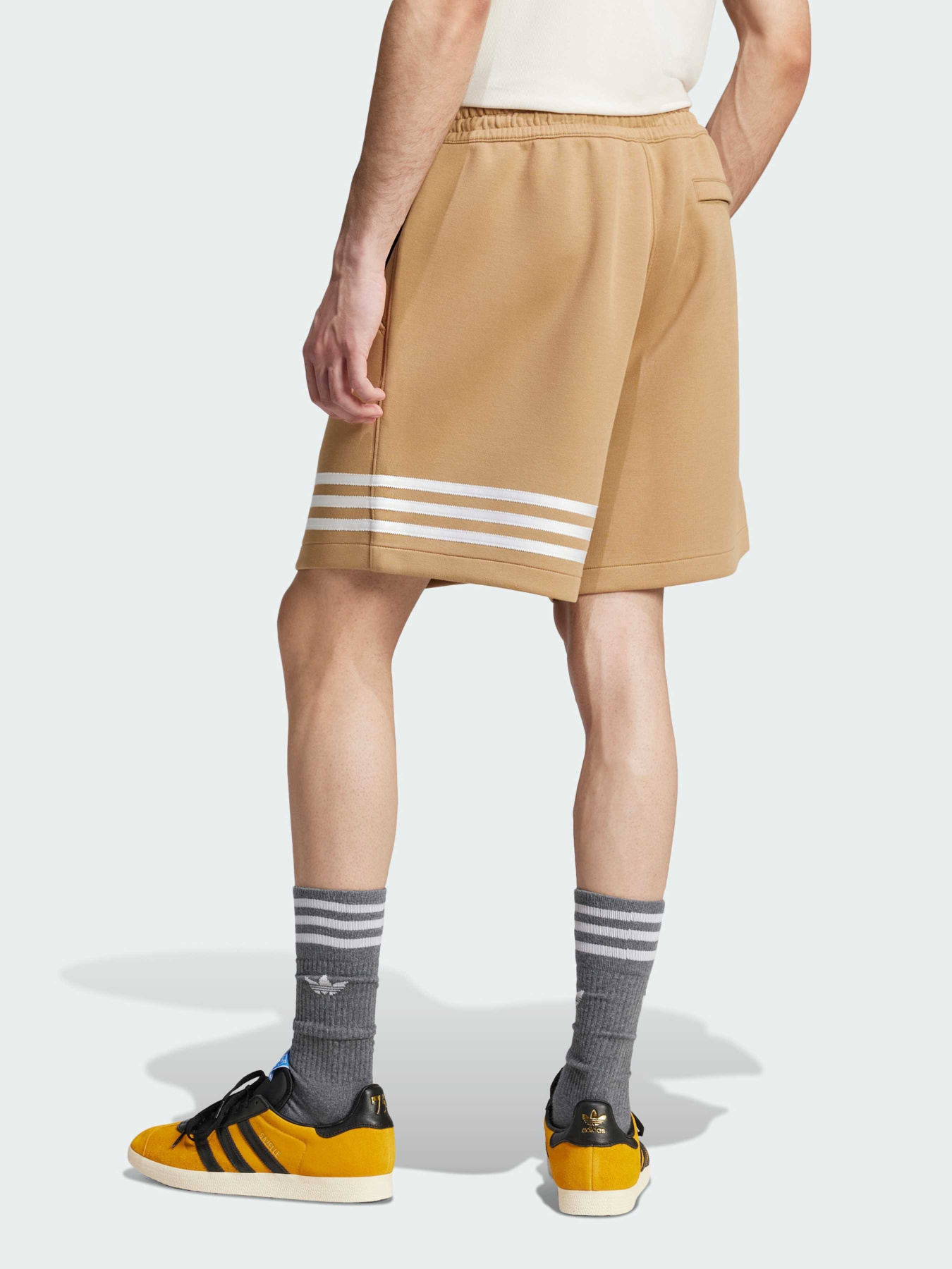 Повсякденні шорти Adidas Adicolor модель JC9940 Повсякденні шорти Adidas Adicolor модель JC9940 Фото