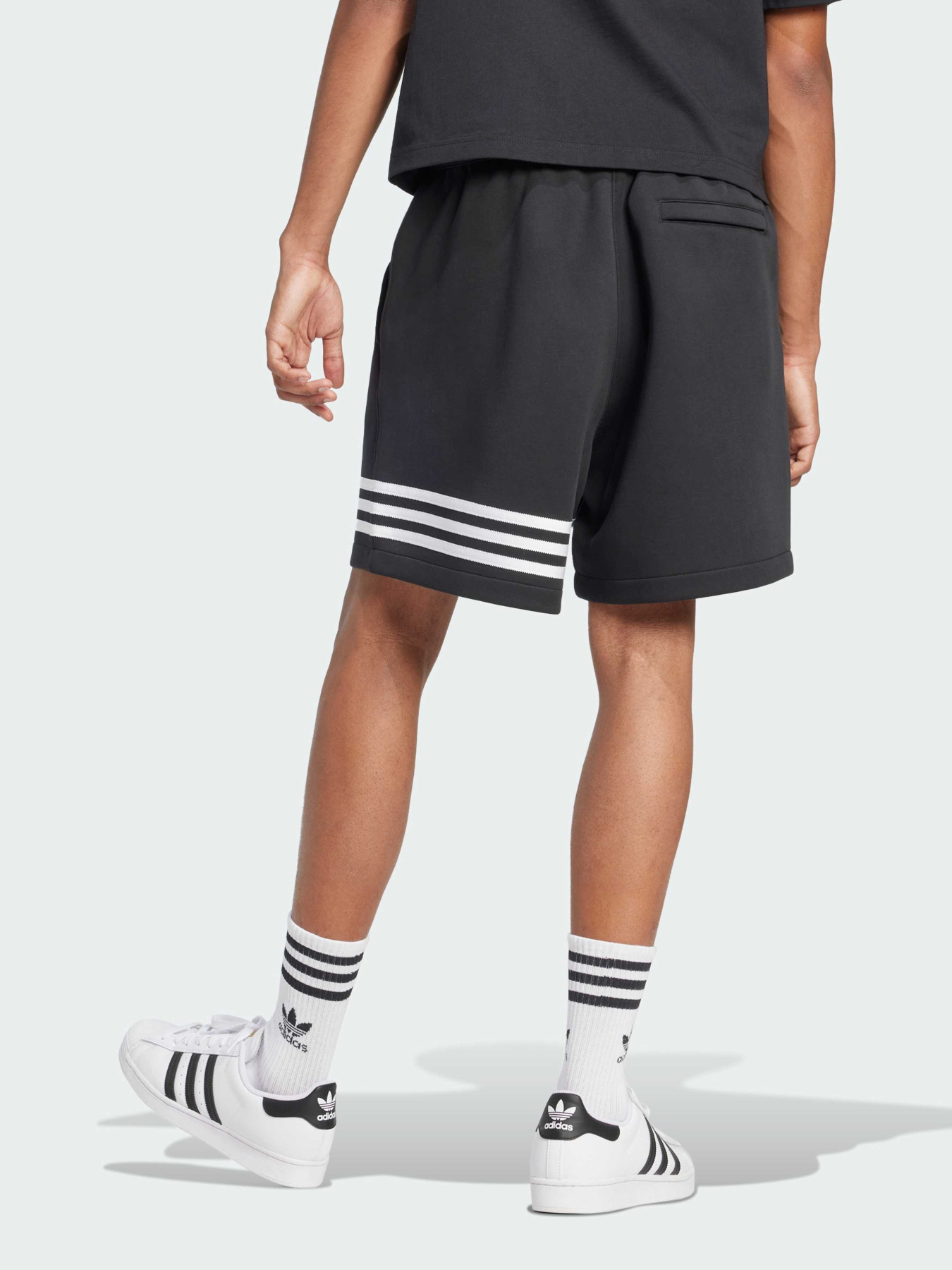 Повсякденні шорти Adidas Adicolor модель JC9941 Повсякденні шорти Adidas Adicolor модель JC9941 Фото