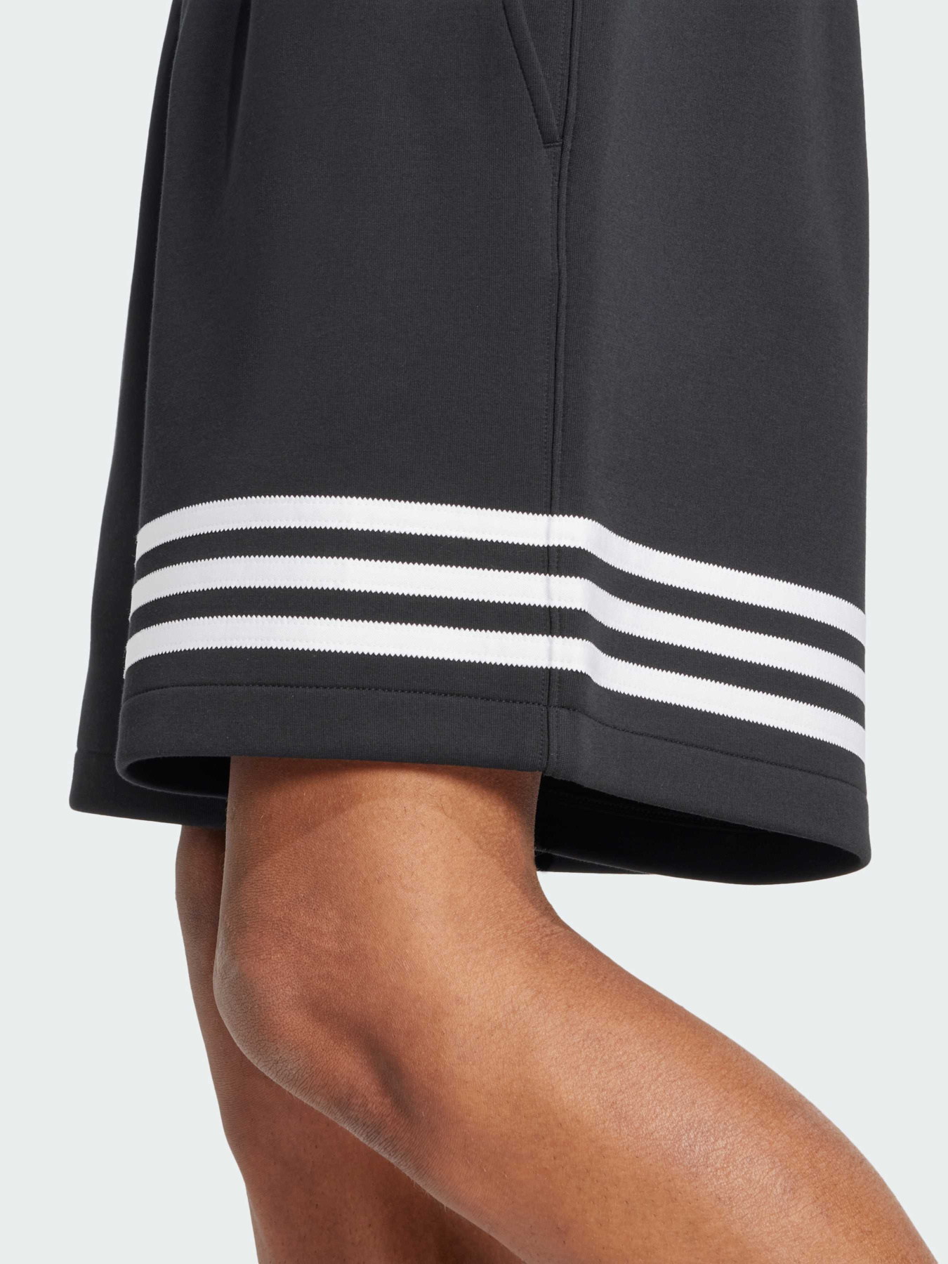 Повсякденні шорти Adidas Adicolor модель JC9941 Повсякденні шорти Adidas Adicolor модель JC9941 Фото