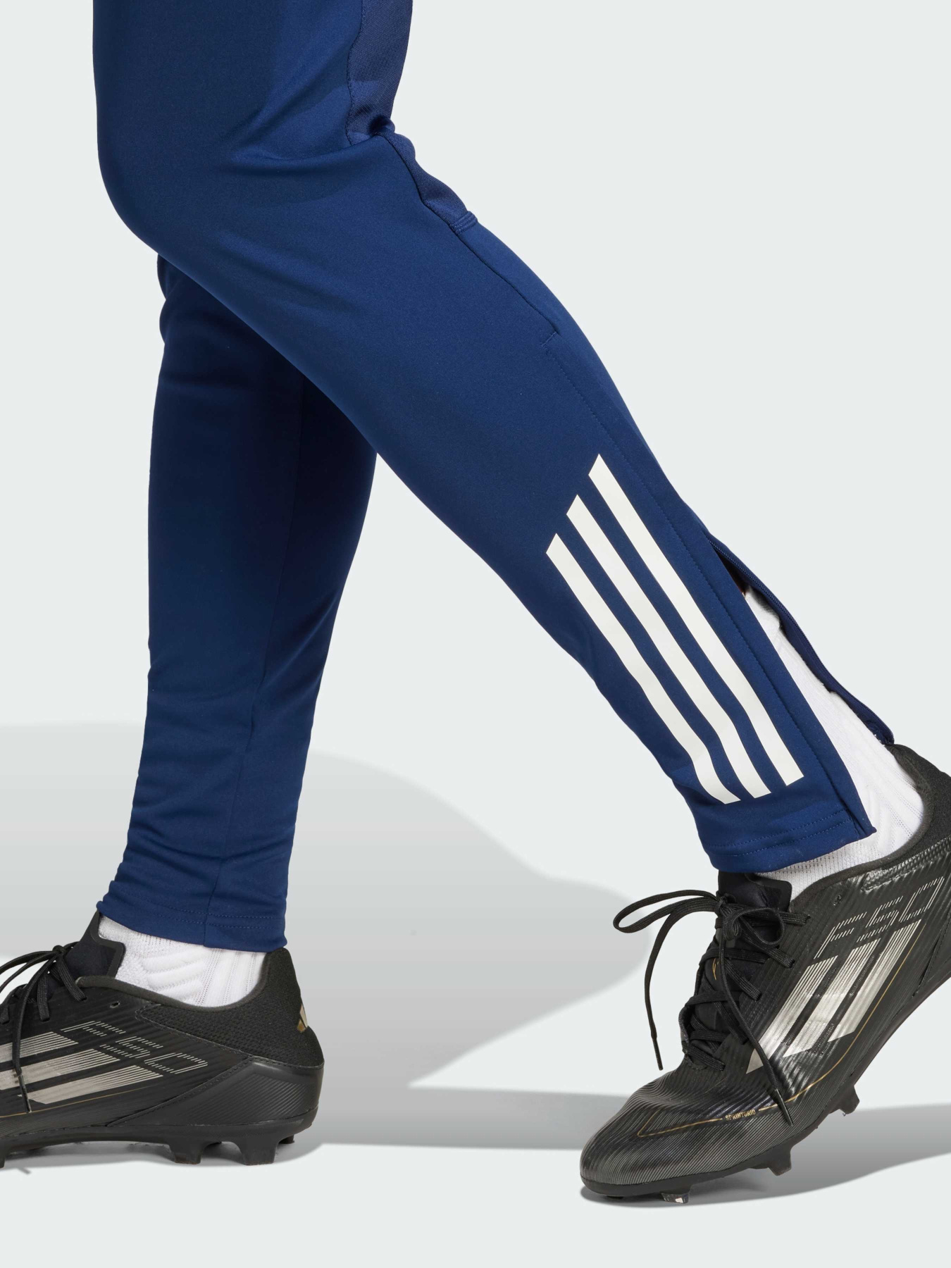 Спортивні штани Adidas Tiro модель JI6549 Фото