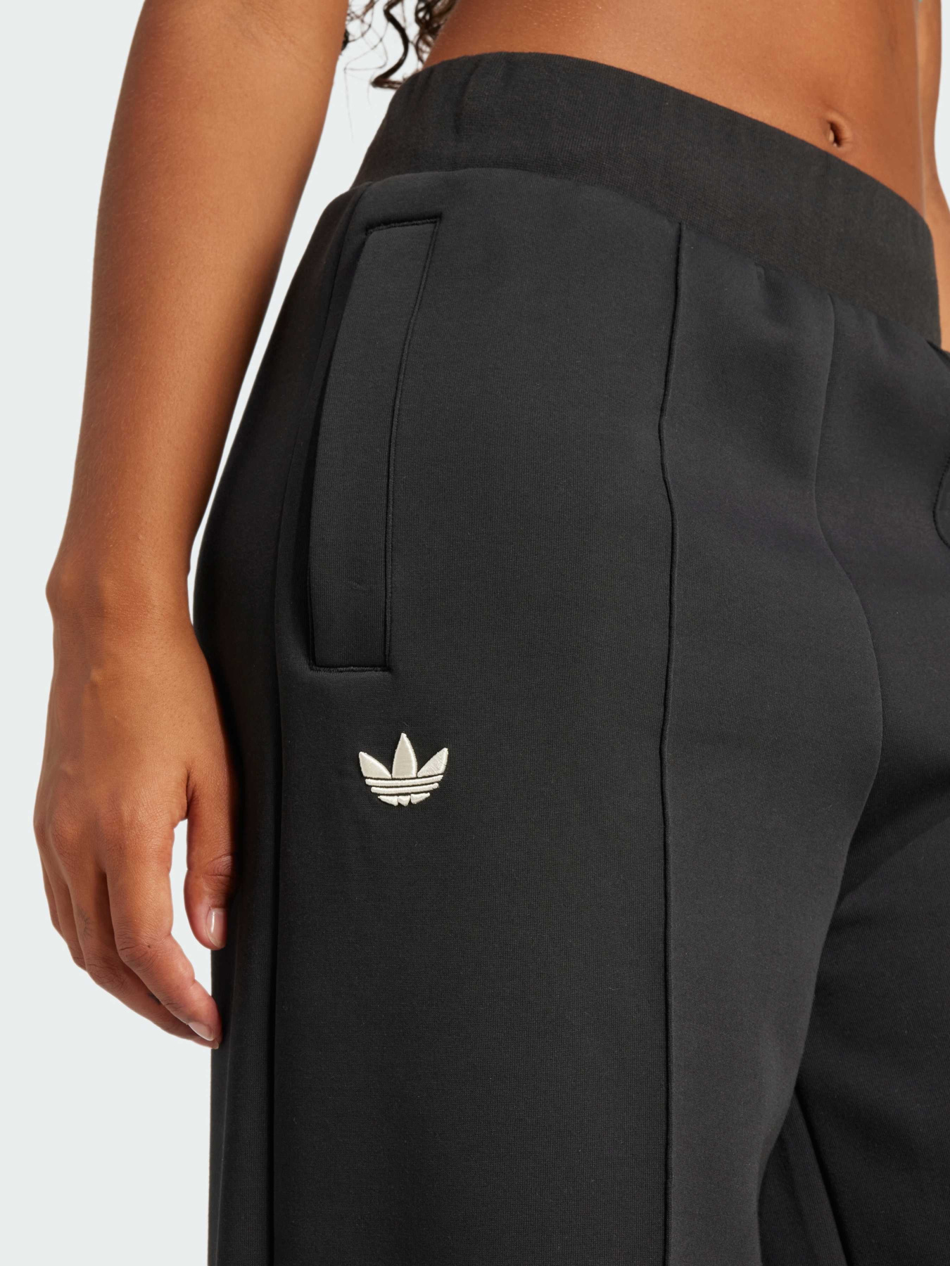 Штани повсякденні Adidas Adicolor модель JI8516 Фото