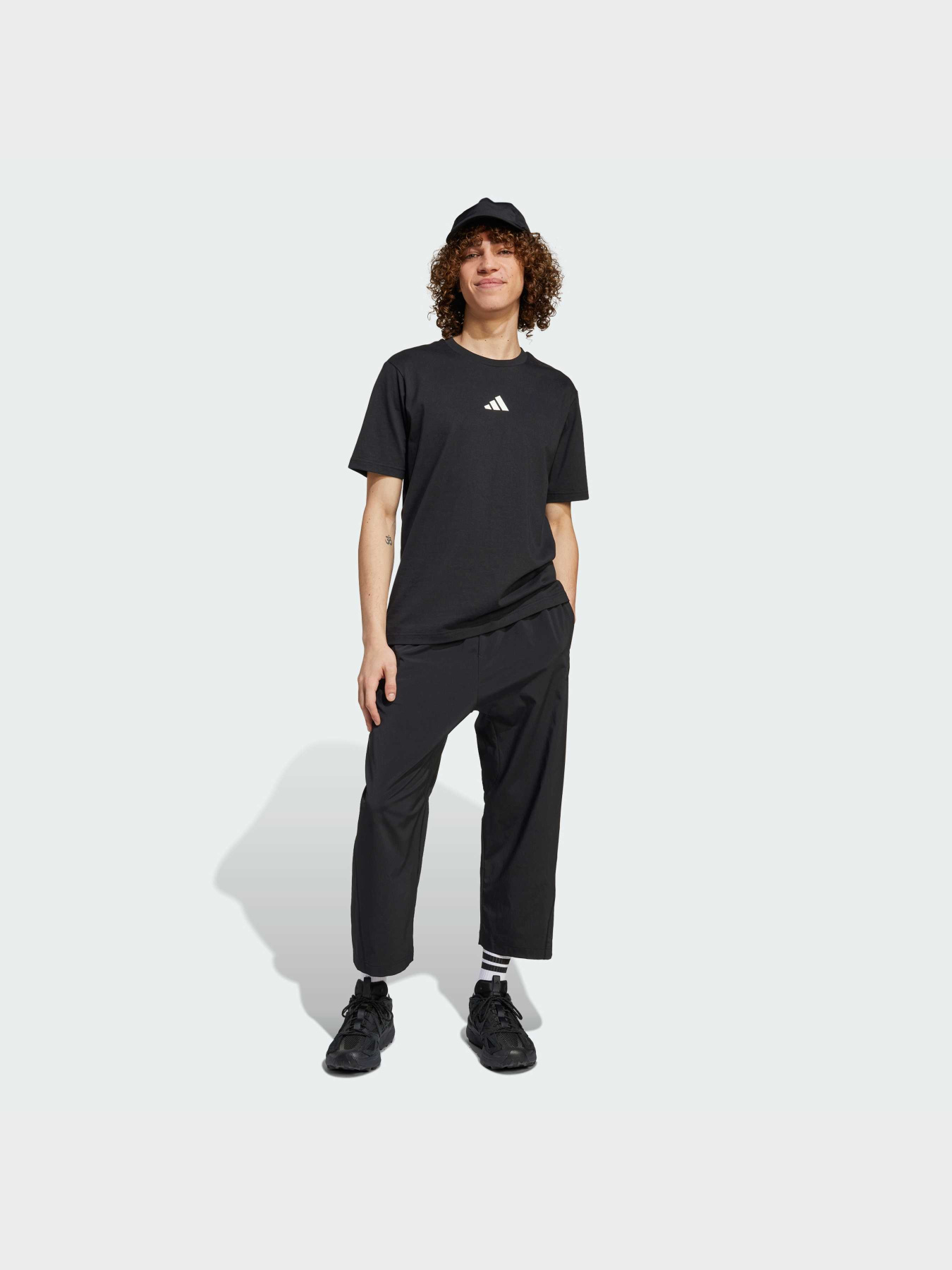 Повсякденні штани Adidas модель JF3273 Повсякденні штани Adidas модель JF3273 Фото