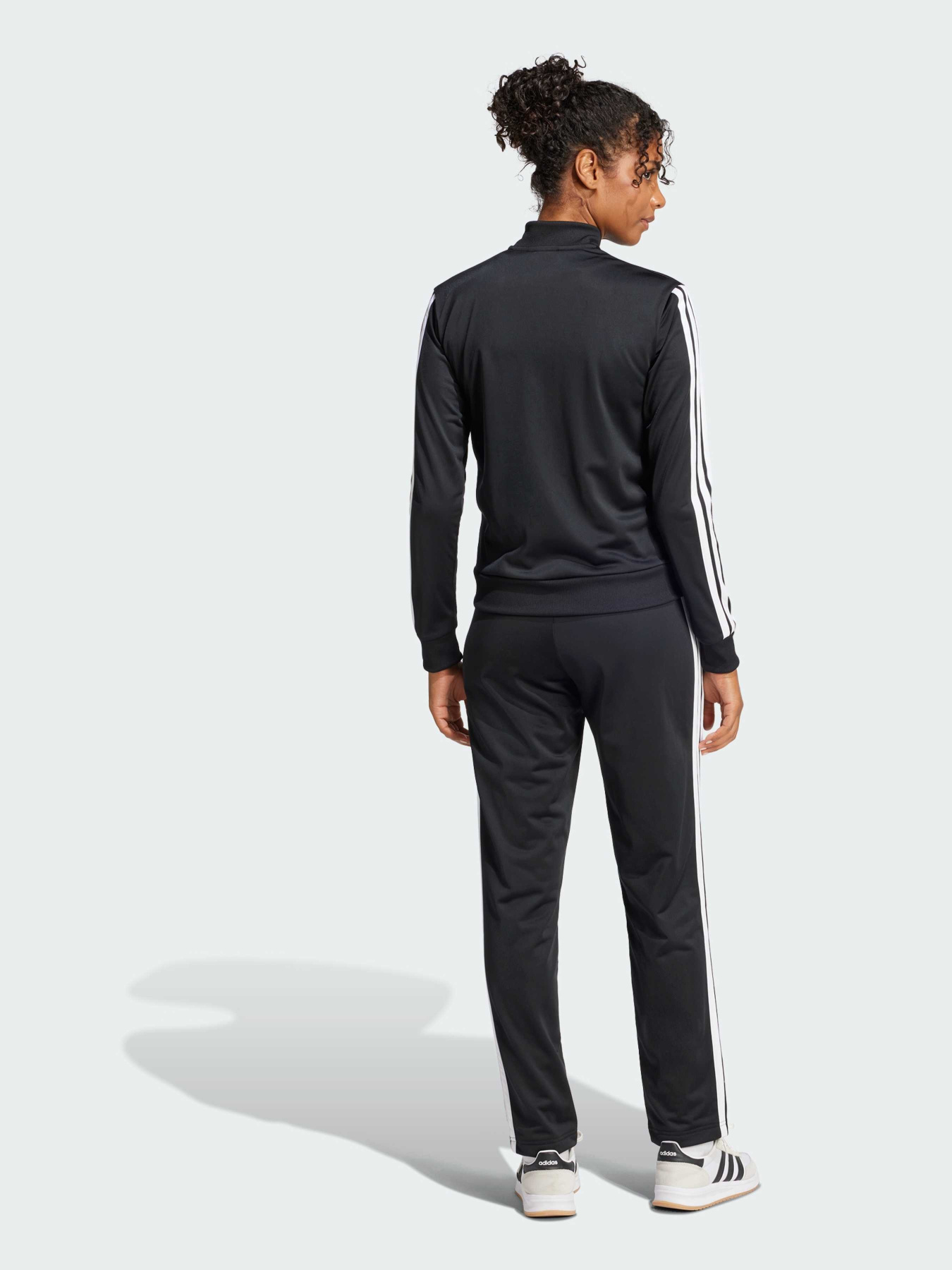 Спортивный костюм Adidas модель JD5434 Фото