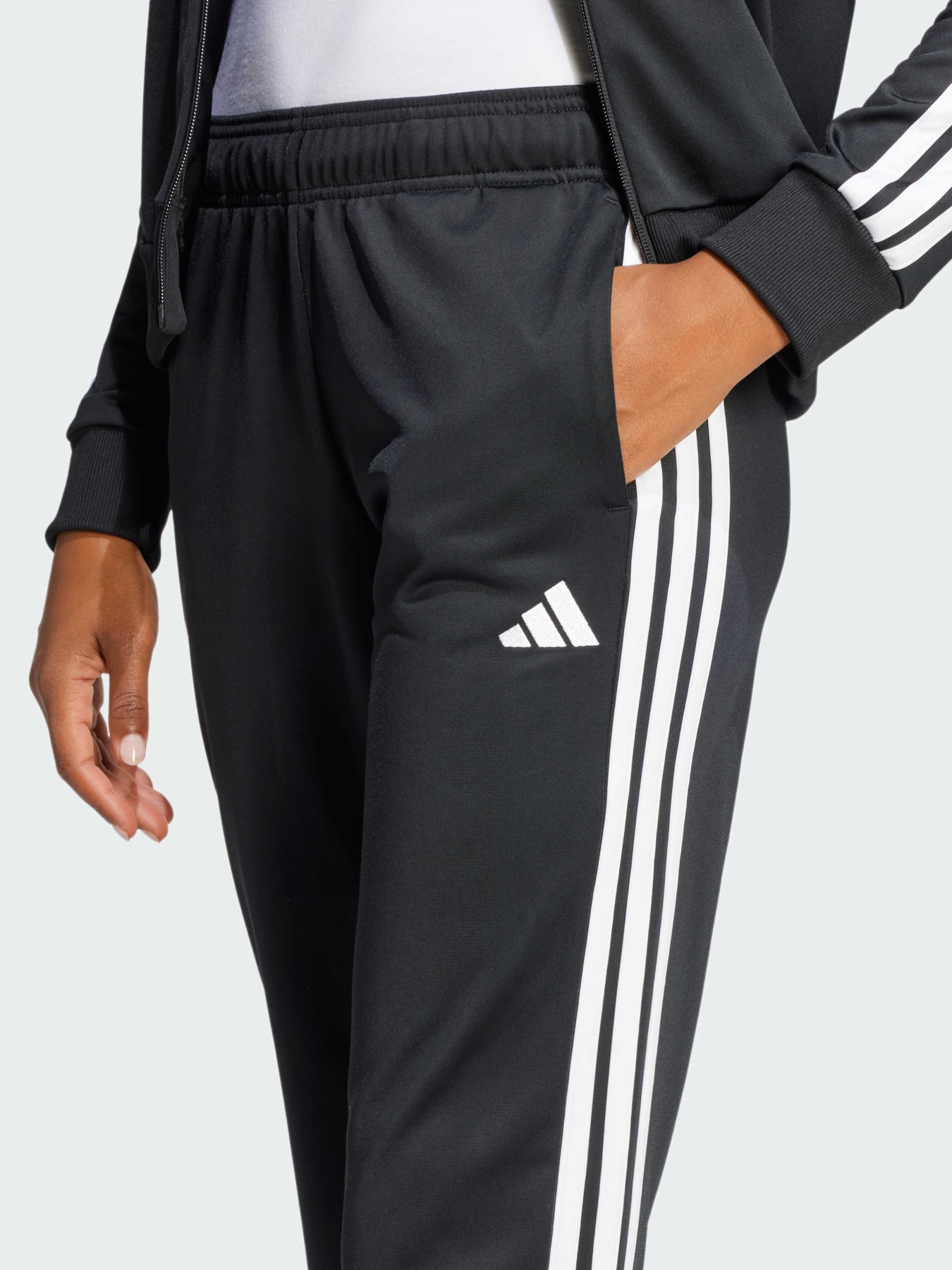 Спортивный костюм Adidas модель JD5434 Спортивный костюм Adidas модель JD5434 Фото