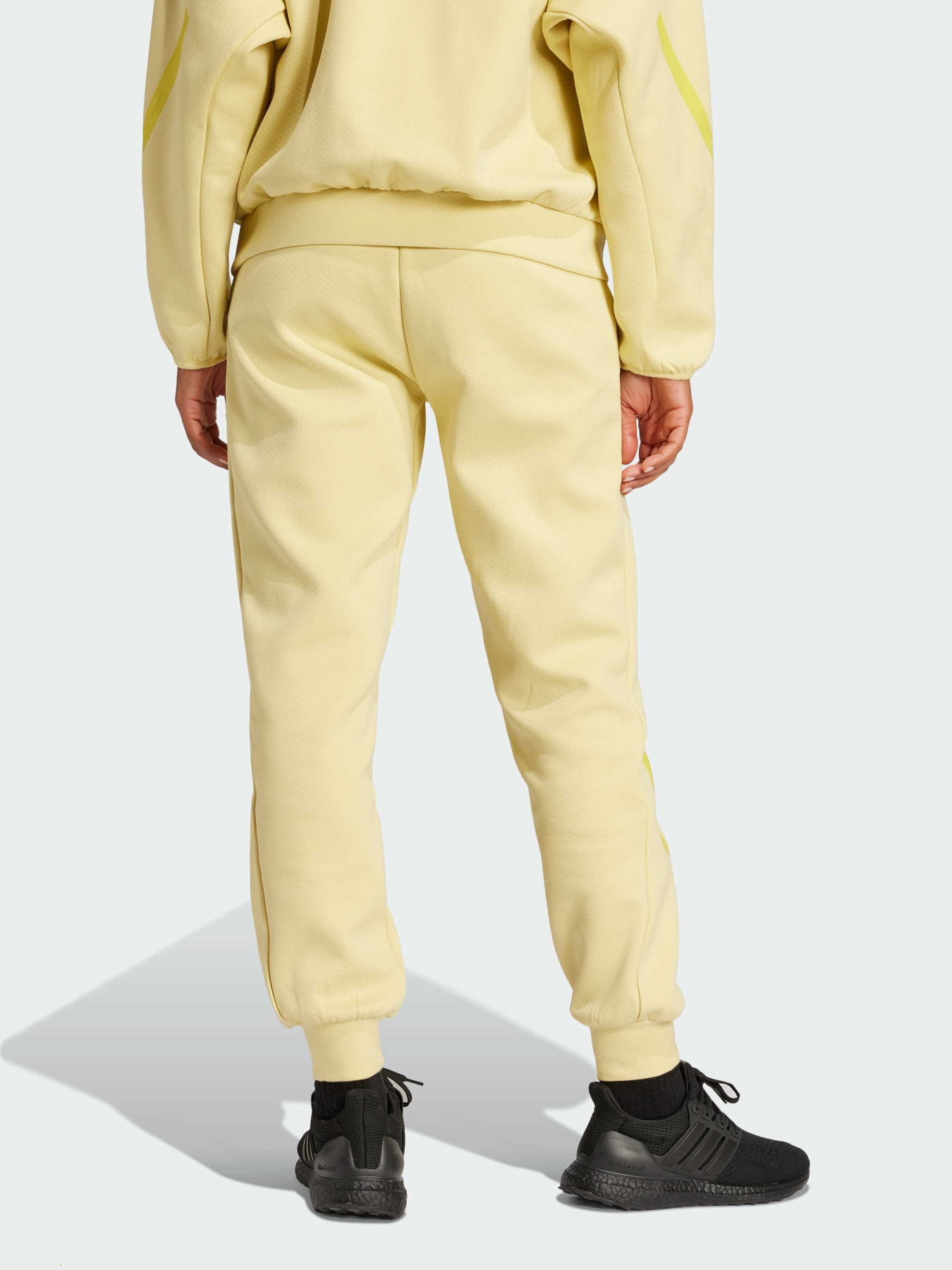 Джогери Adidas ZNE модель JJ4770 Джогери Adidas ZNE модель JJ4770 Фото