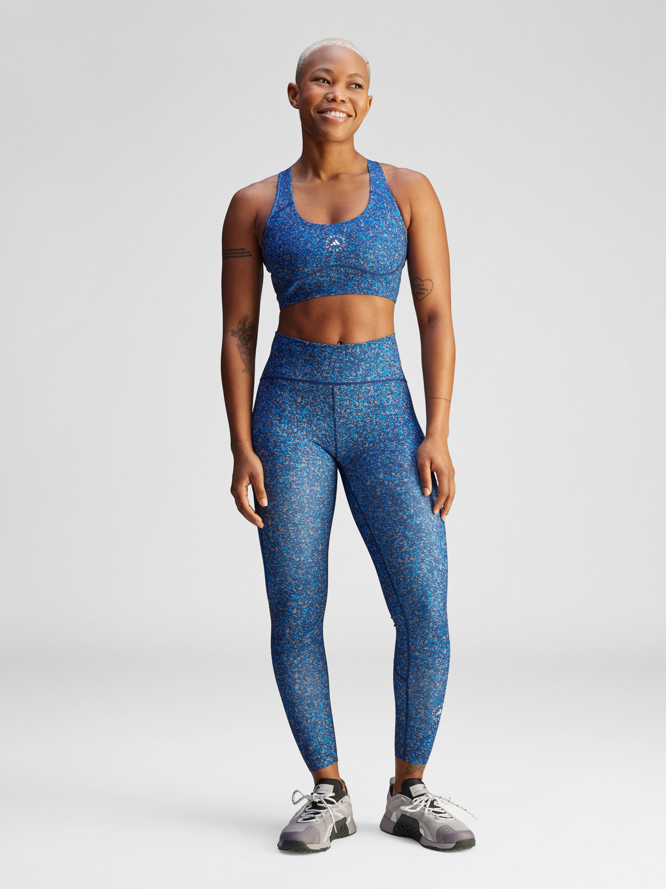 Топ спортивный Adidas модель JF8482 Фото